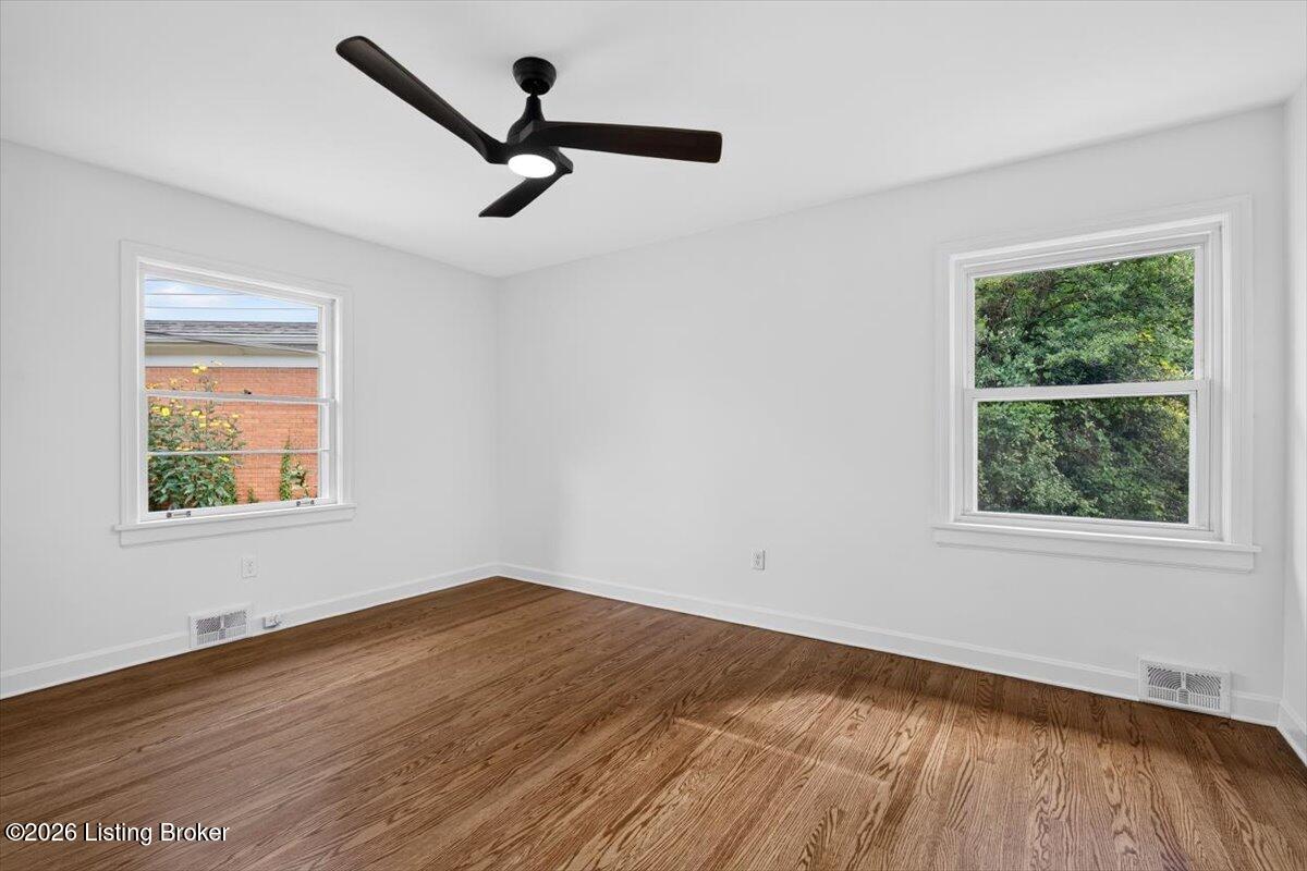2701 Lamont Rd Property Photo 24