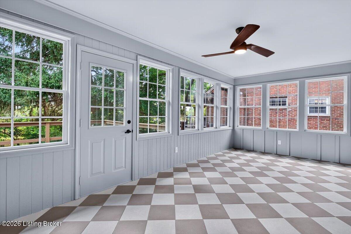 2701 Lamont Rd Property Photo 37