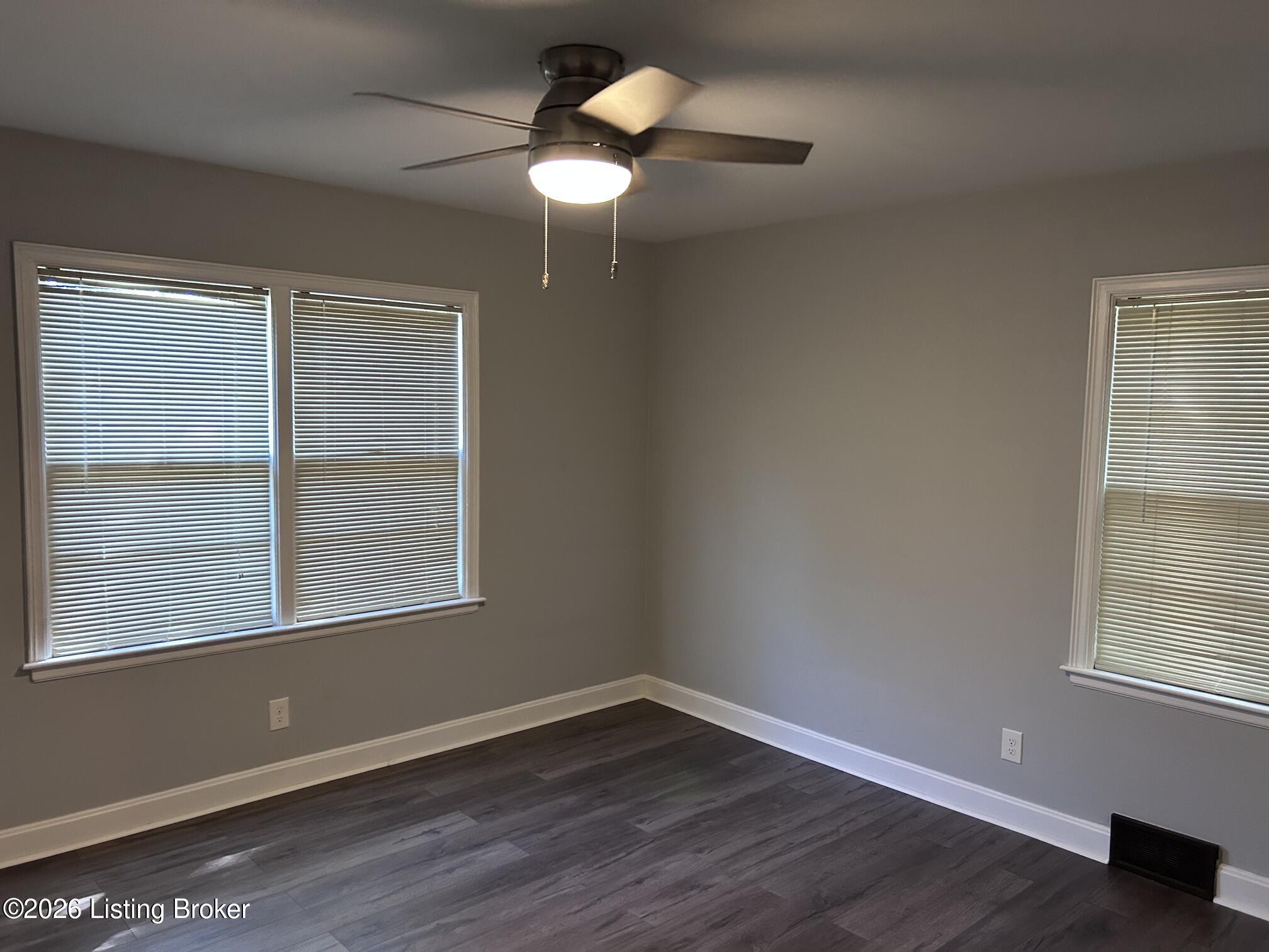 11801 Wetherby Ave Property Photo 10