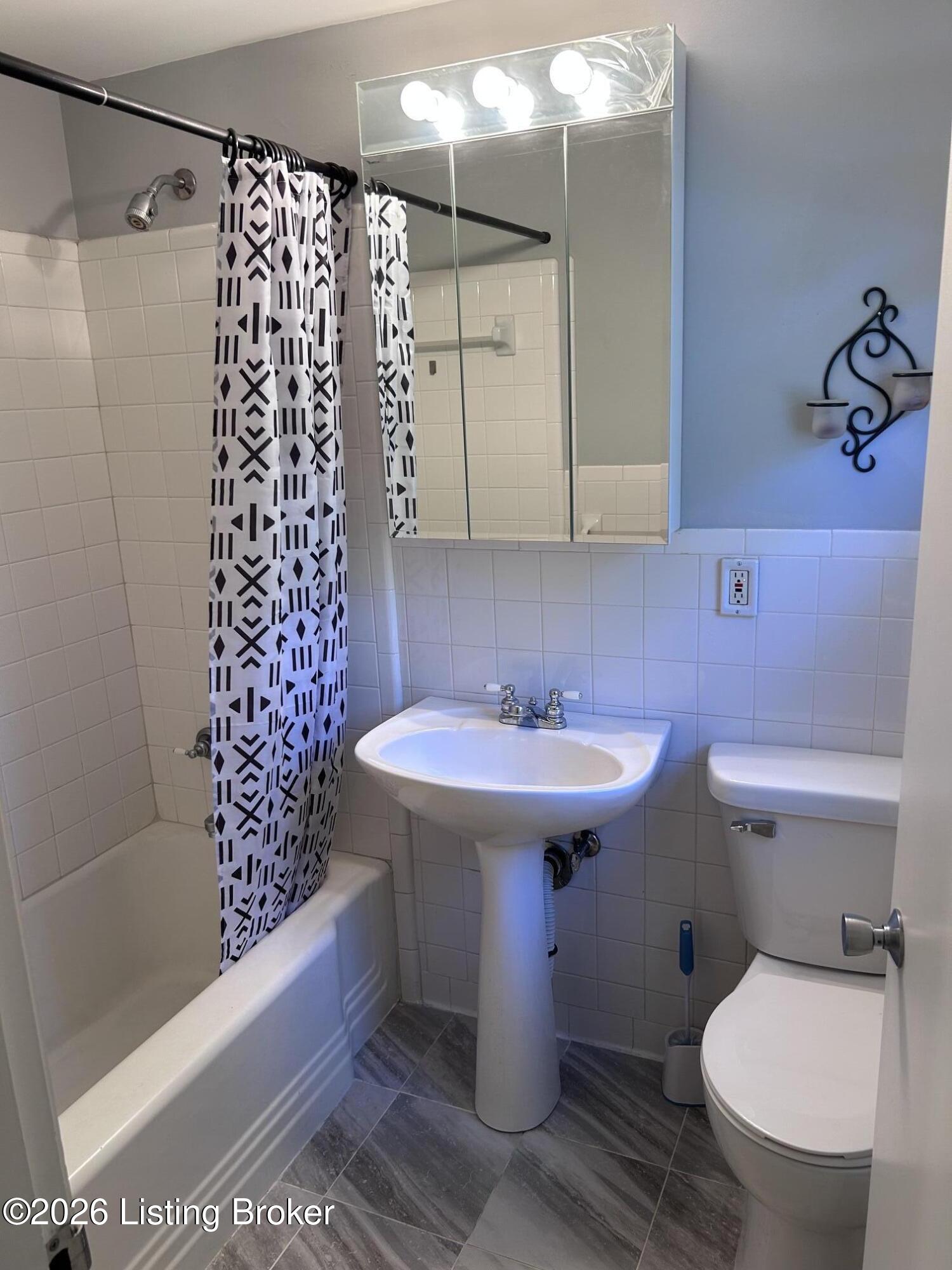 11801 Wetherby Ave Property Photo 14