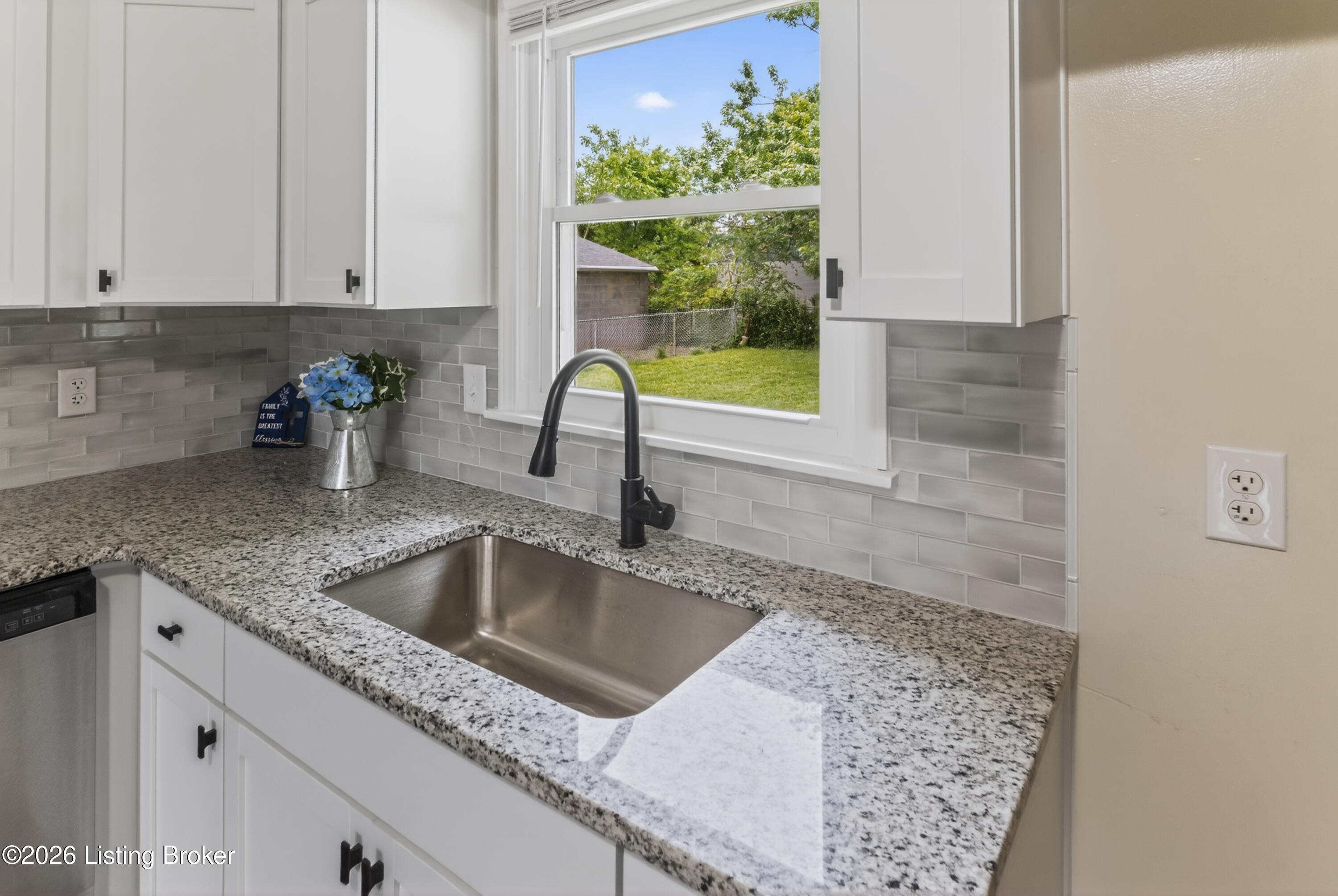 11214 Deering Rd Property Photo 11