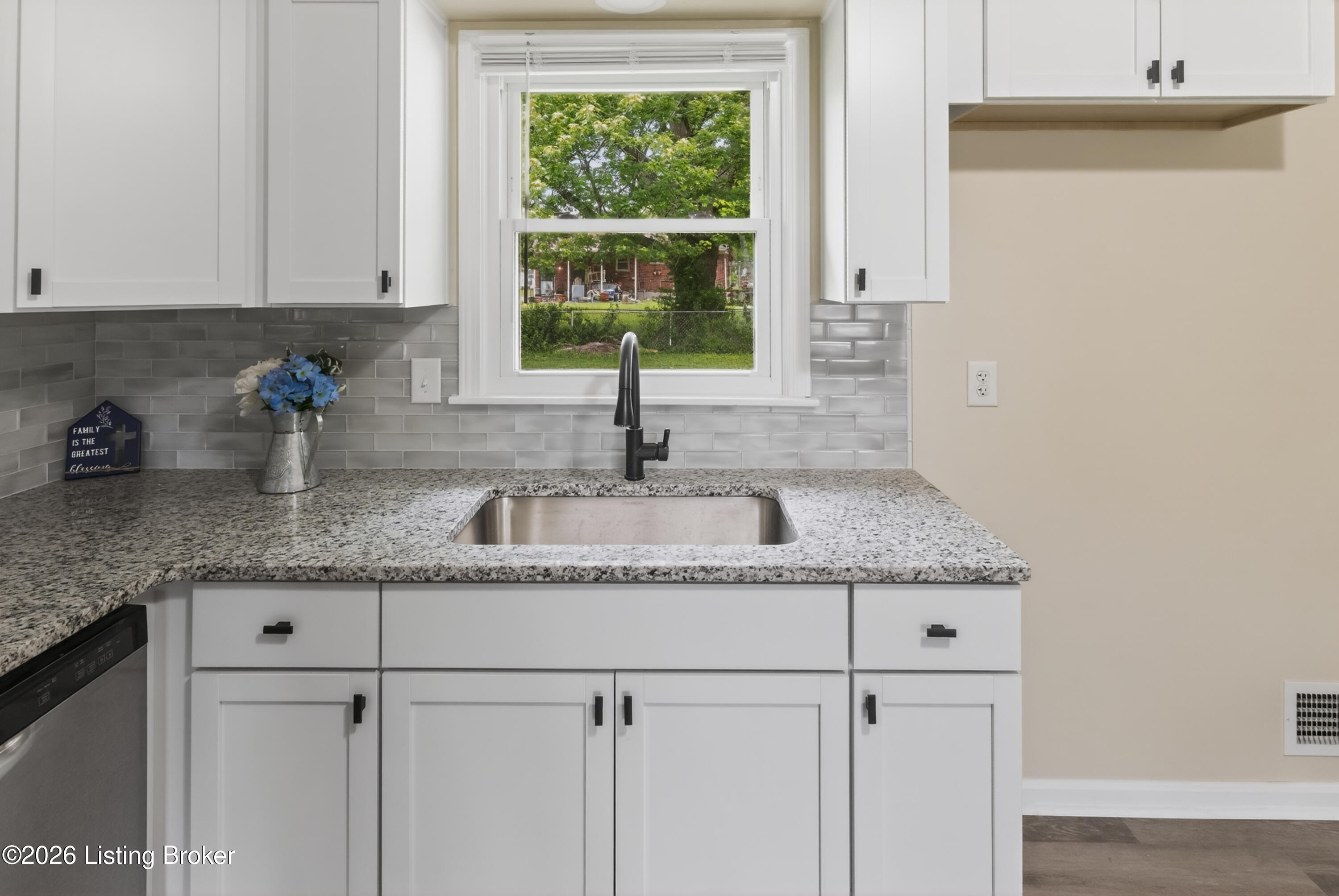 11214 Deering Rd Property Photo 12