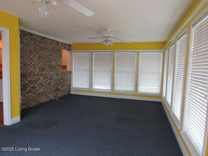 1000 Lakeside Dr Property Photo 12