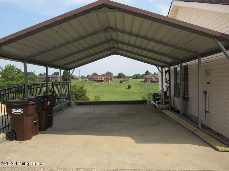 1000 Lakeside Dr Property Photo 22
