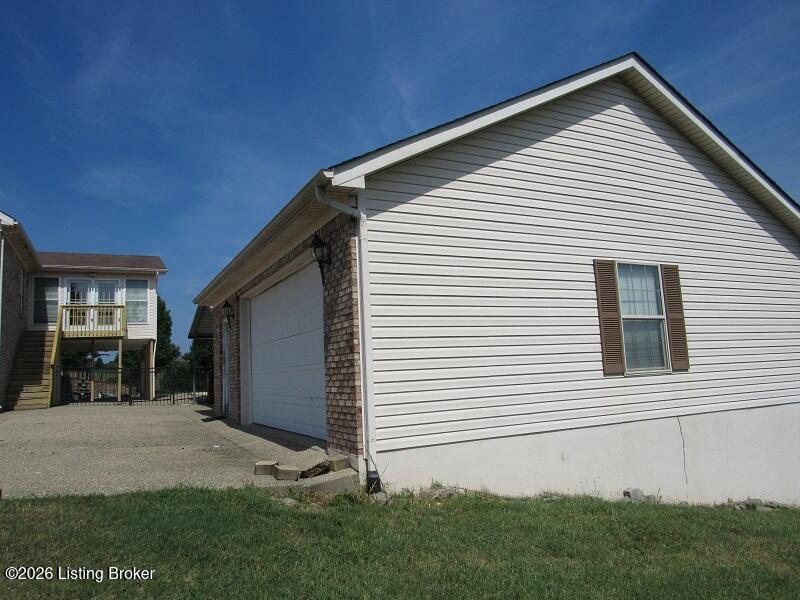 1000 Lakeside Dr Property Photo 36