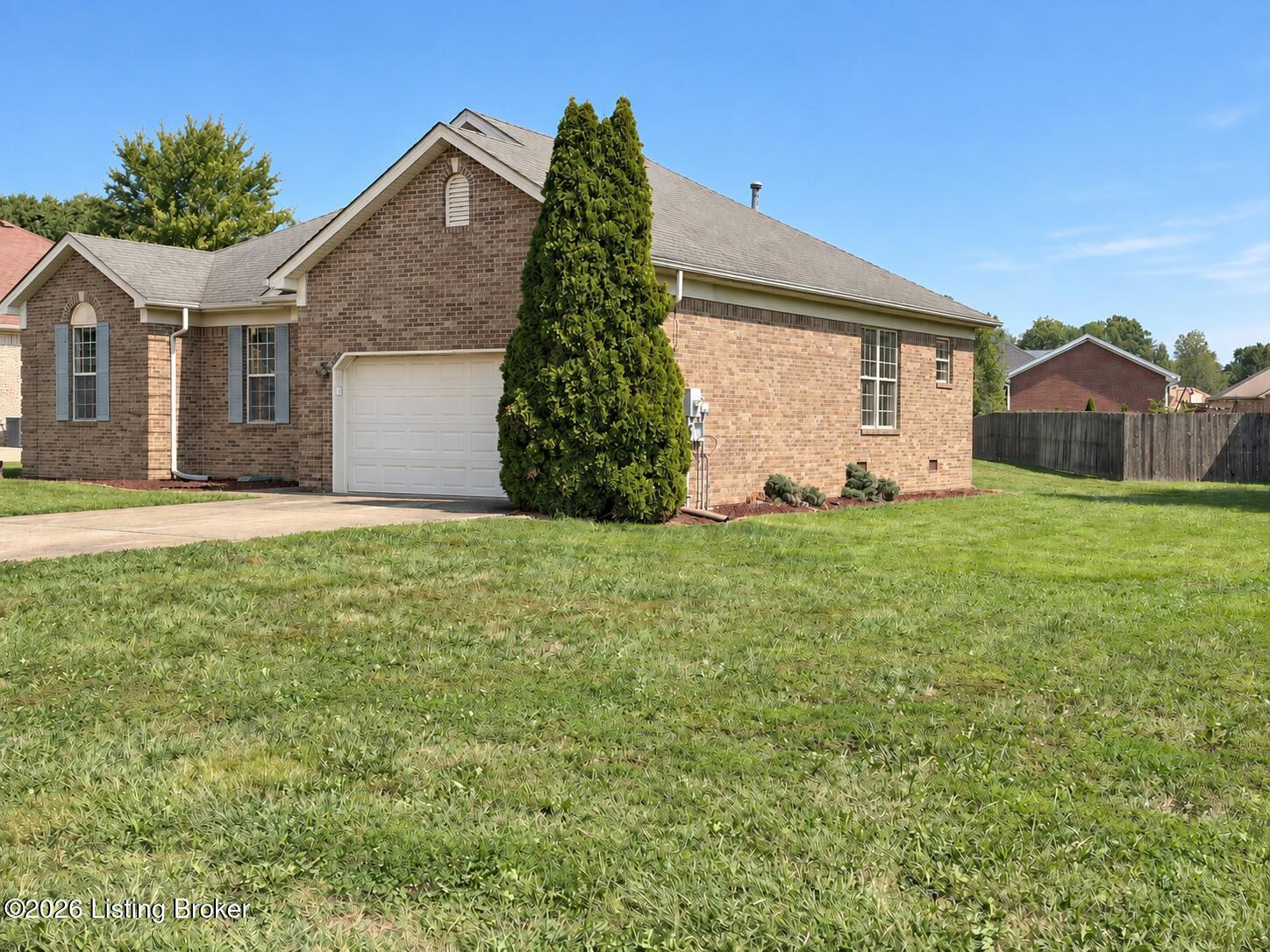 116 Branch Ct Property Photo 3