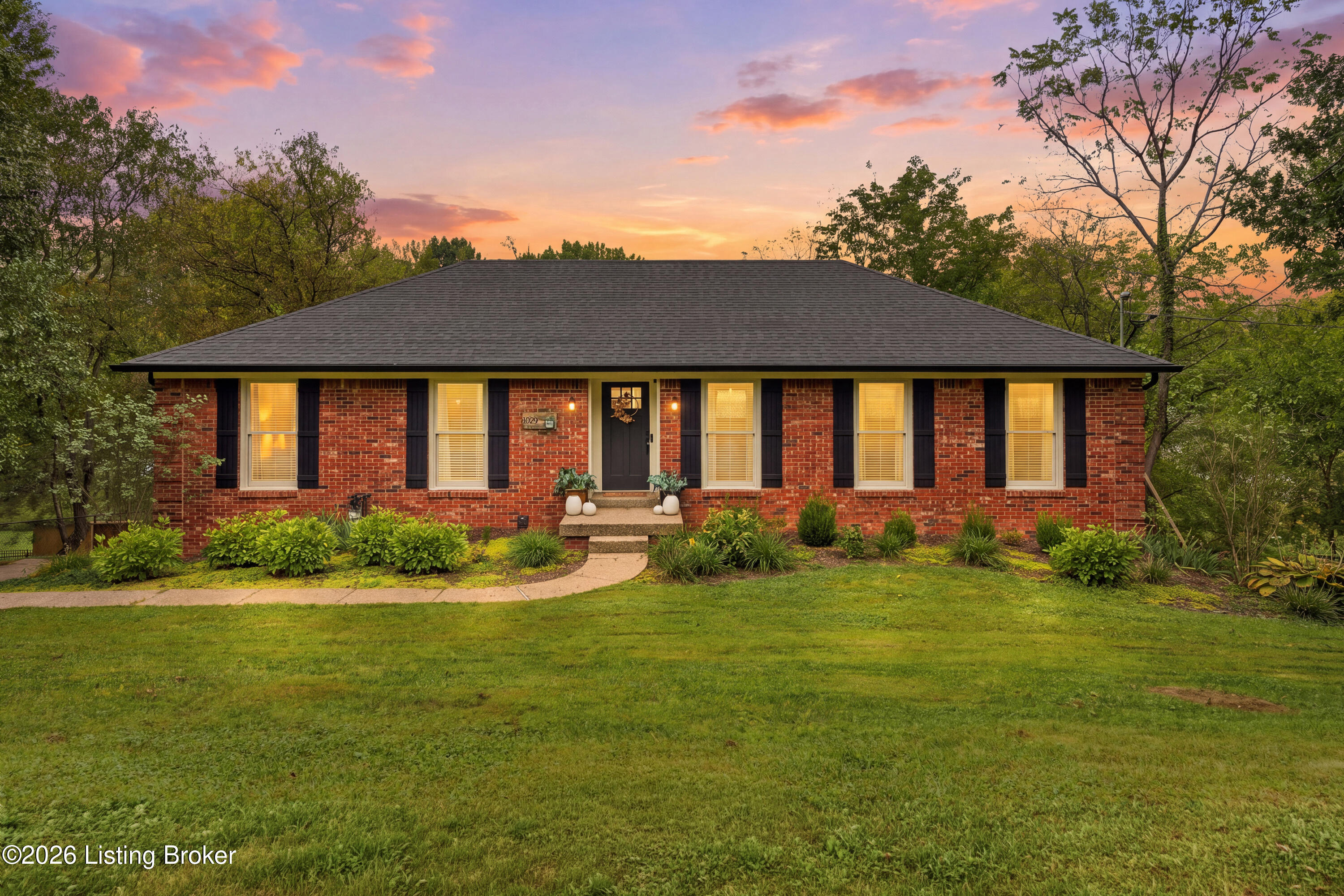 1029 Rollingwood Ln Property Photo 1