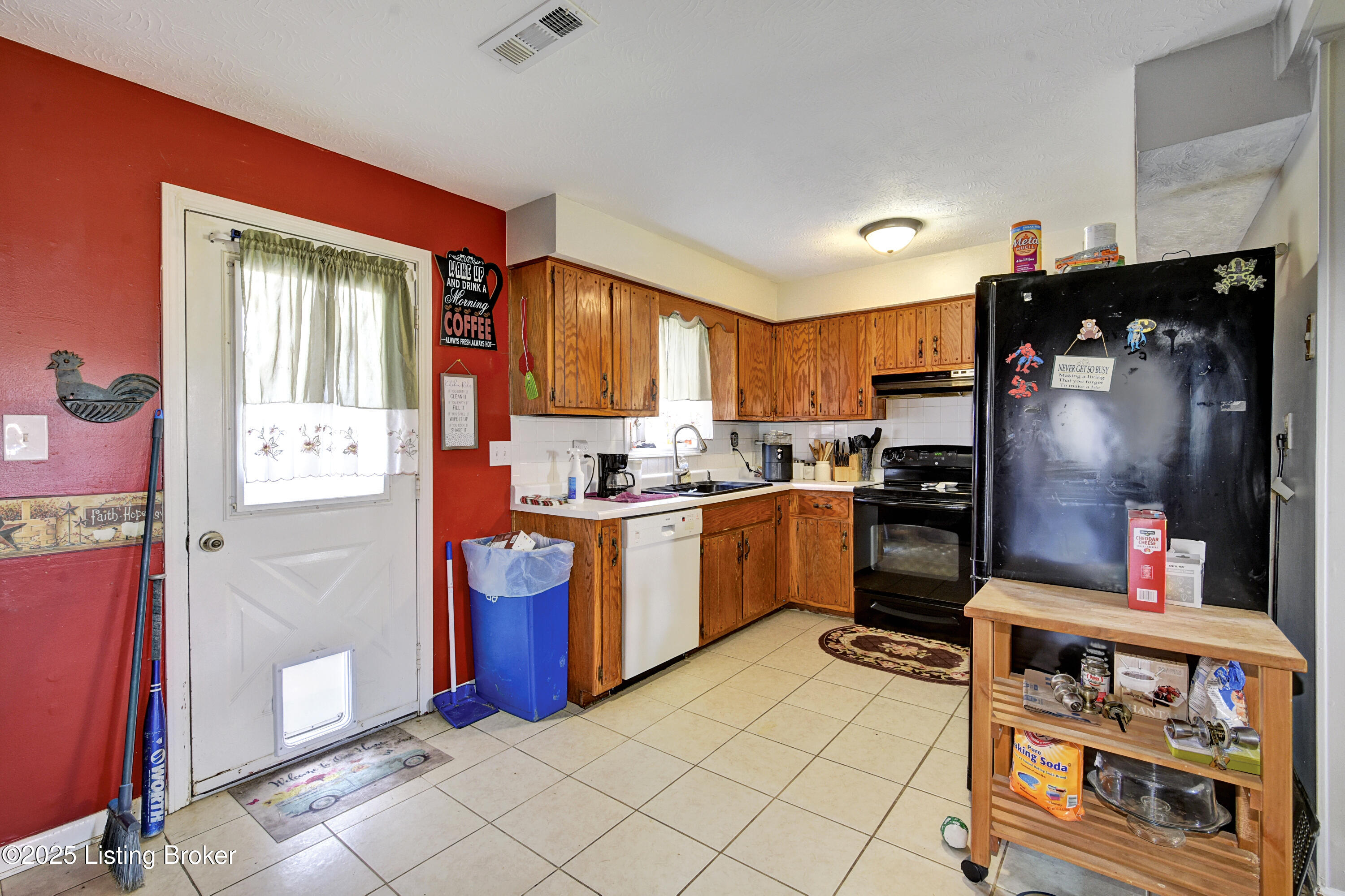 930 Fort Ave Property Photo 5