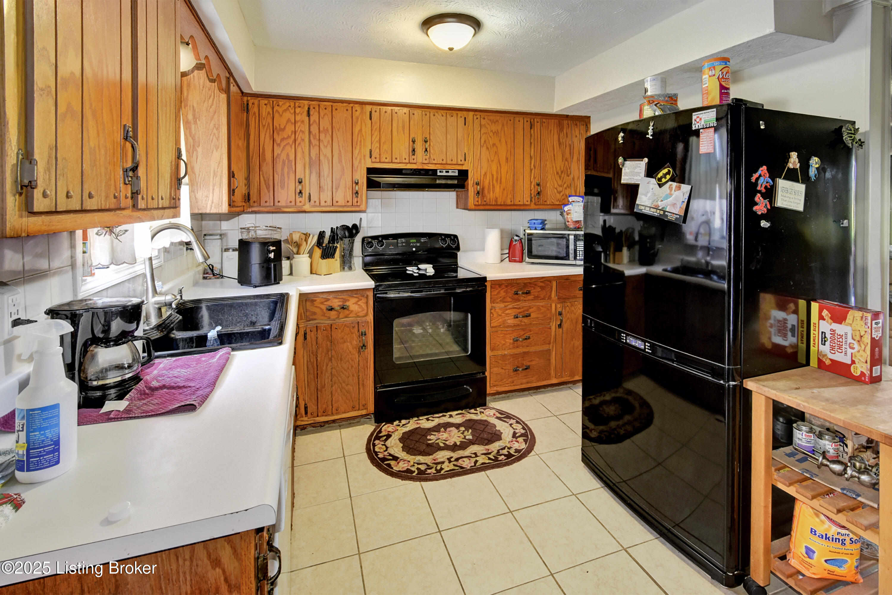 930 Fort Ave Property Photo 6
