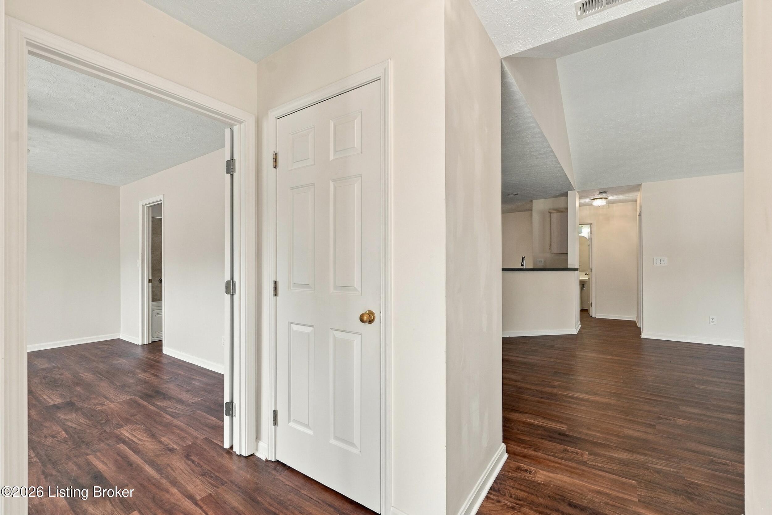 10603 Parkhurst Ct Property Photo 3