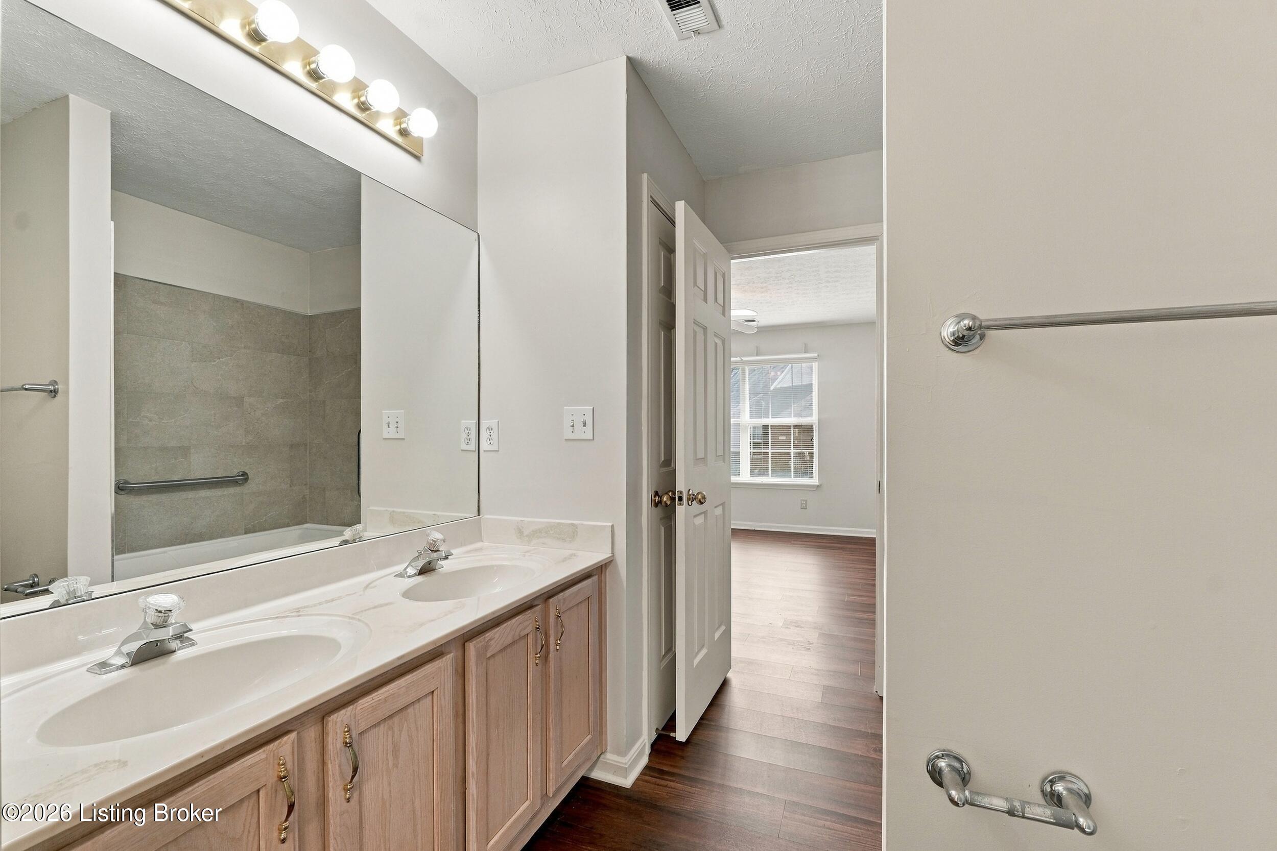 10603 Parkhurst Ct Property Photo 8