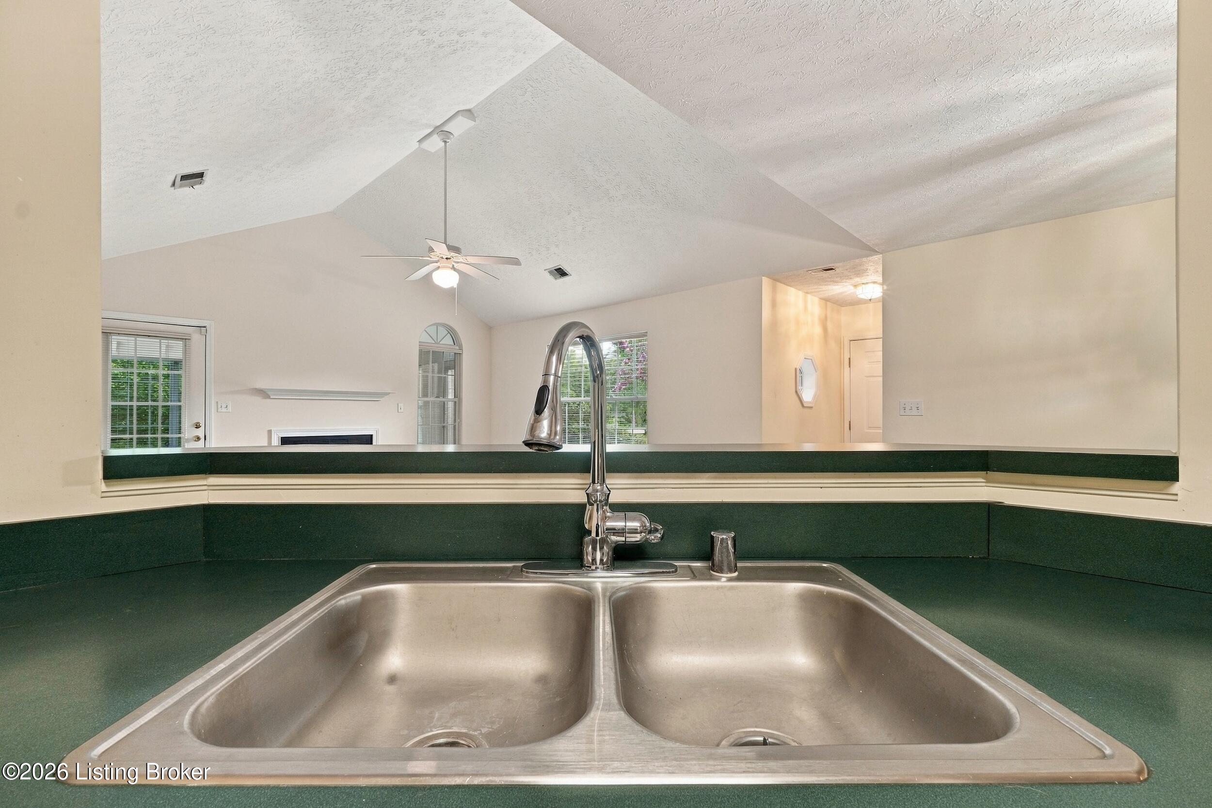 10603 Parkhurst Ct Property Photo 23