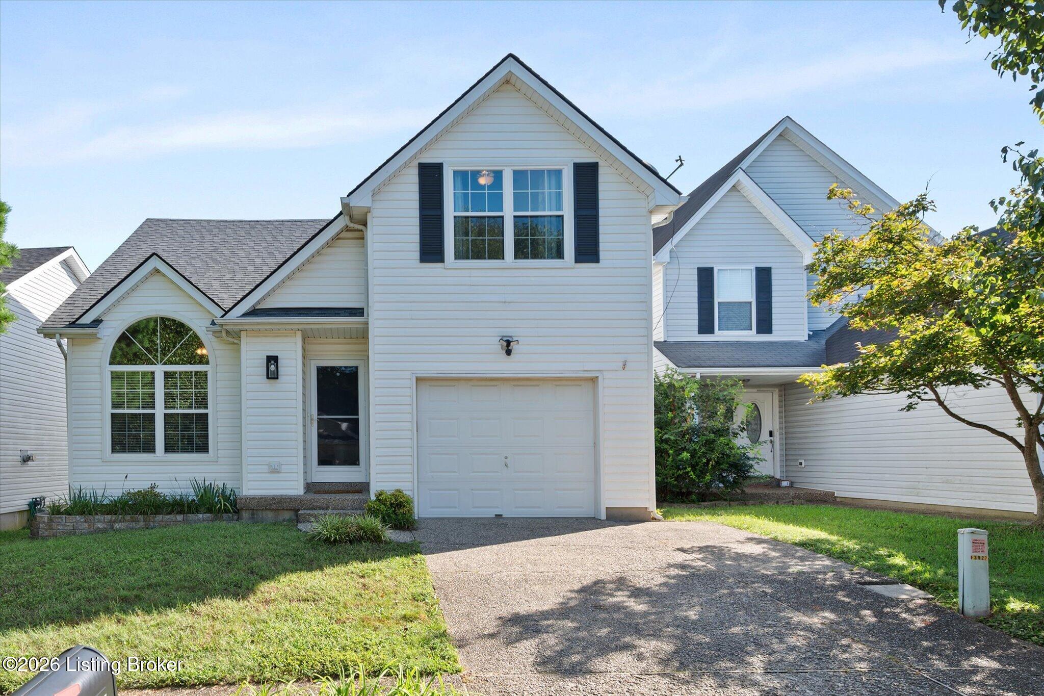 3925 Pinoak View Ct Property Photo 1