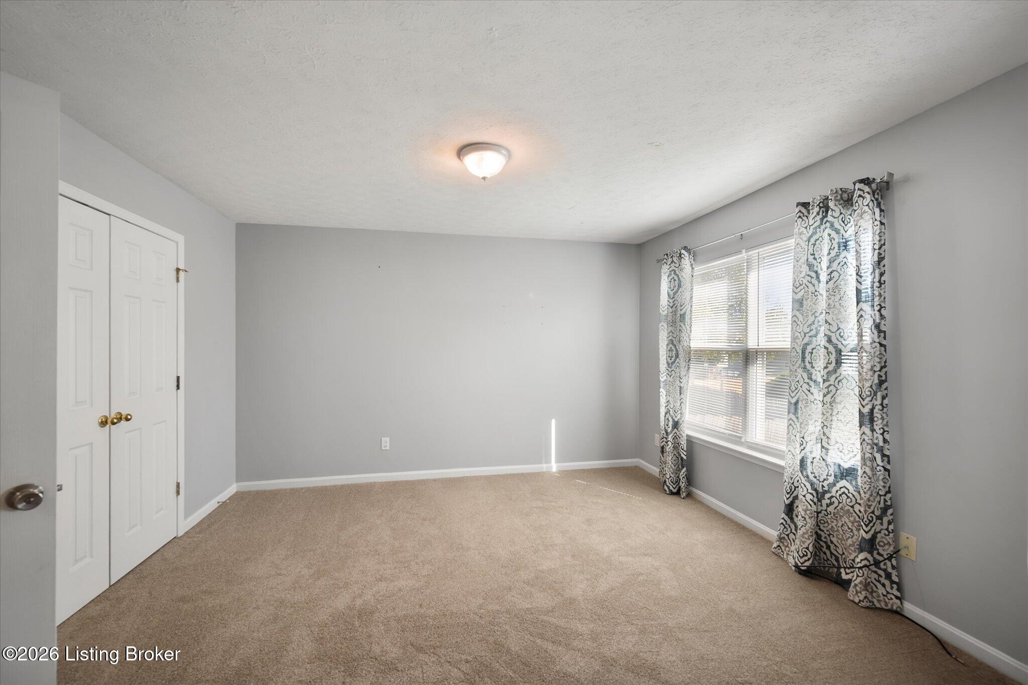 3925 Pinoak View Ct Property Photo 8