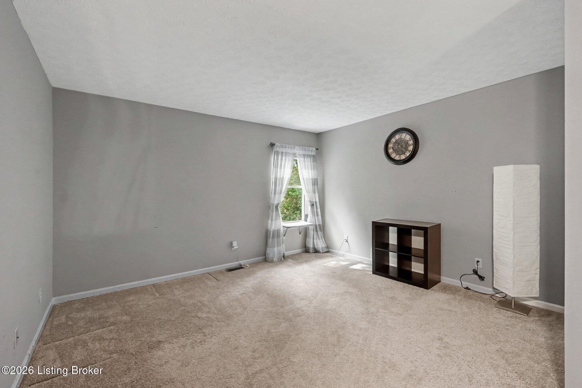 10400 Pinoak View Dr Property Photo 13