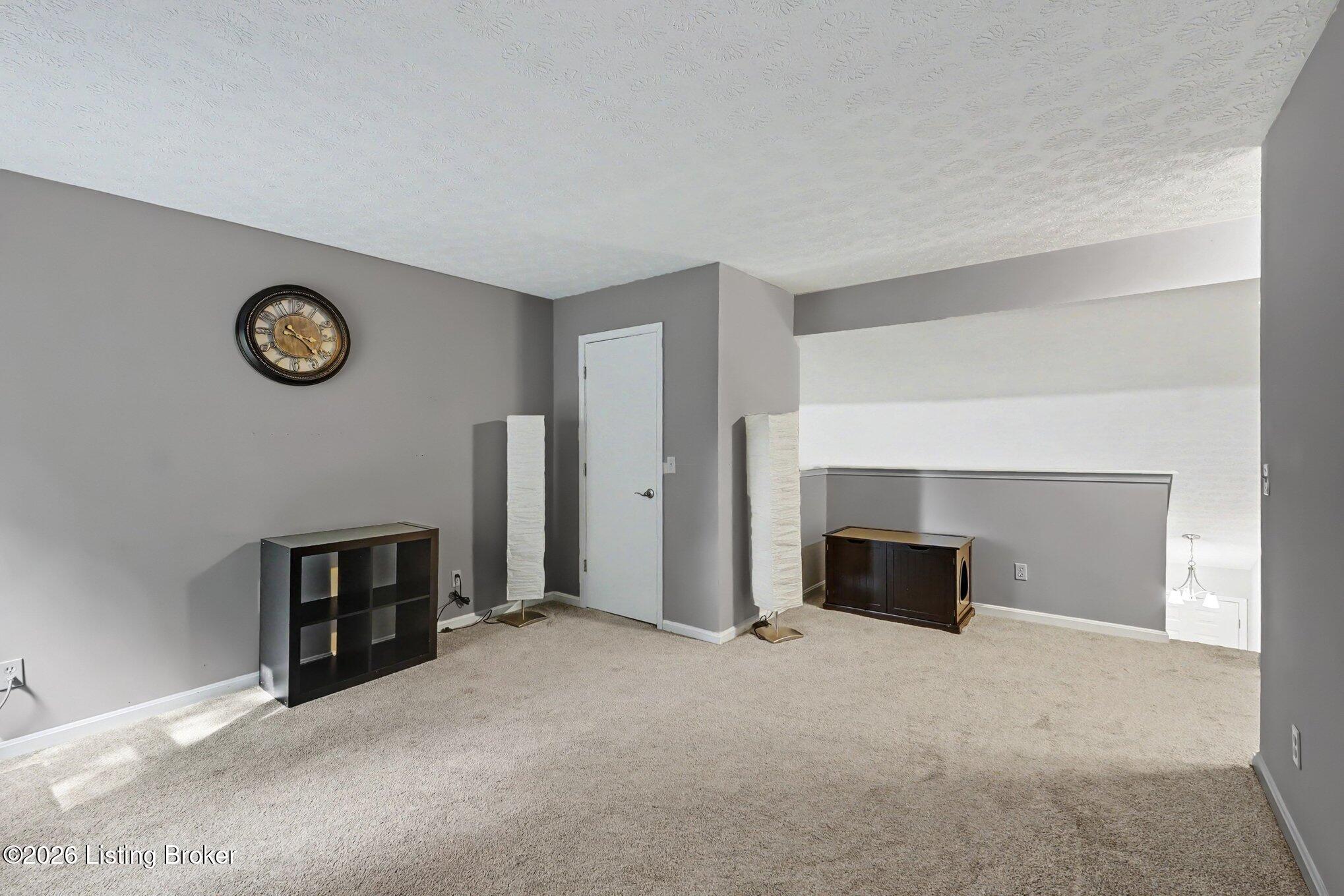 10400 Pinoak View Dr Property Photo 14