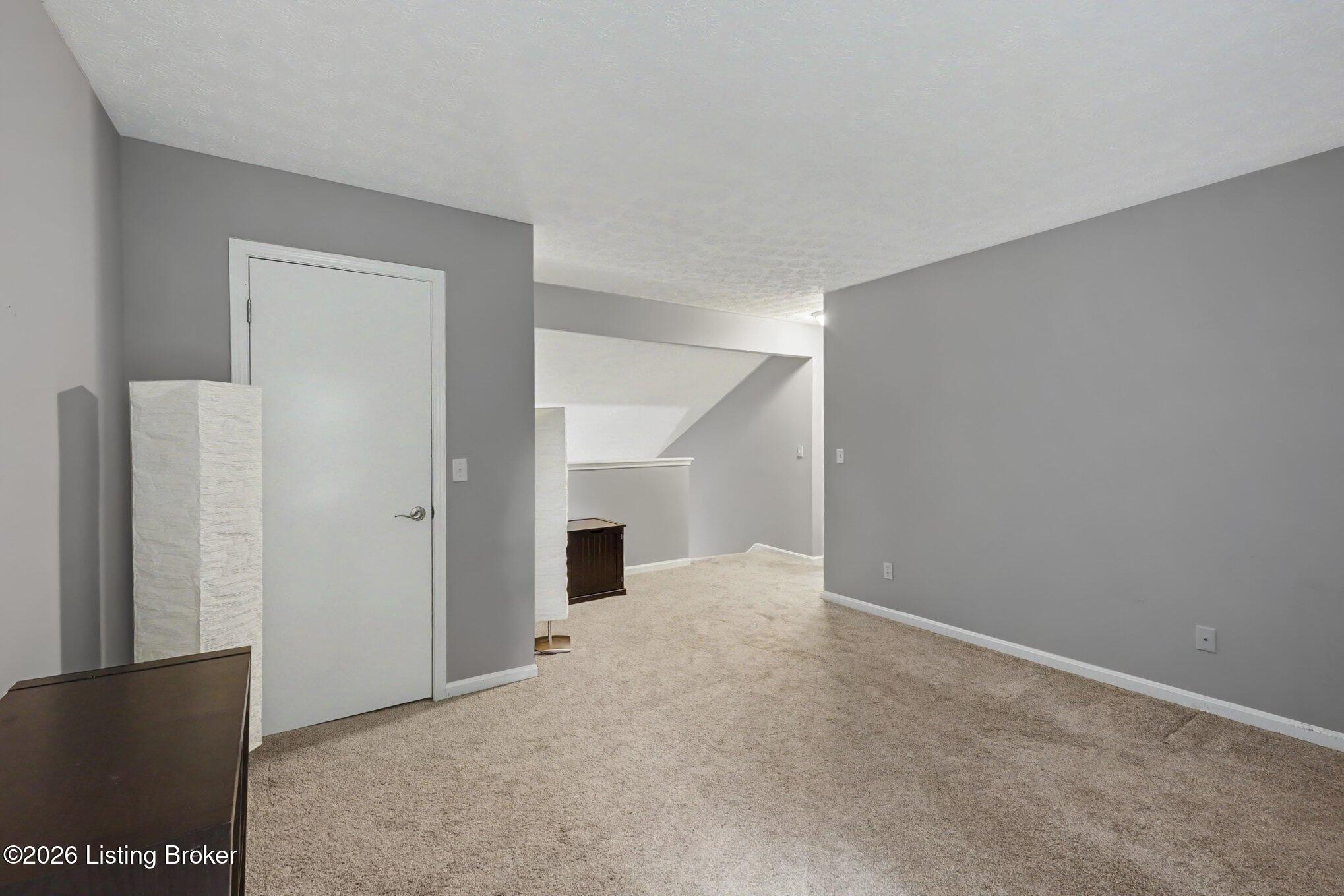 10400 Pinoak View Dr Property Photo 15
