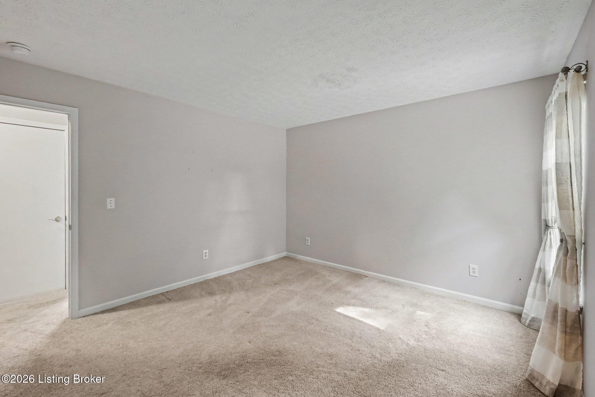 10400 Pinoak View Dr Property Photo 18