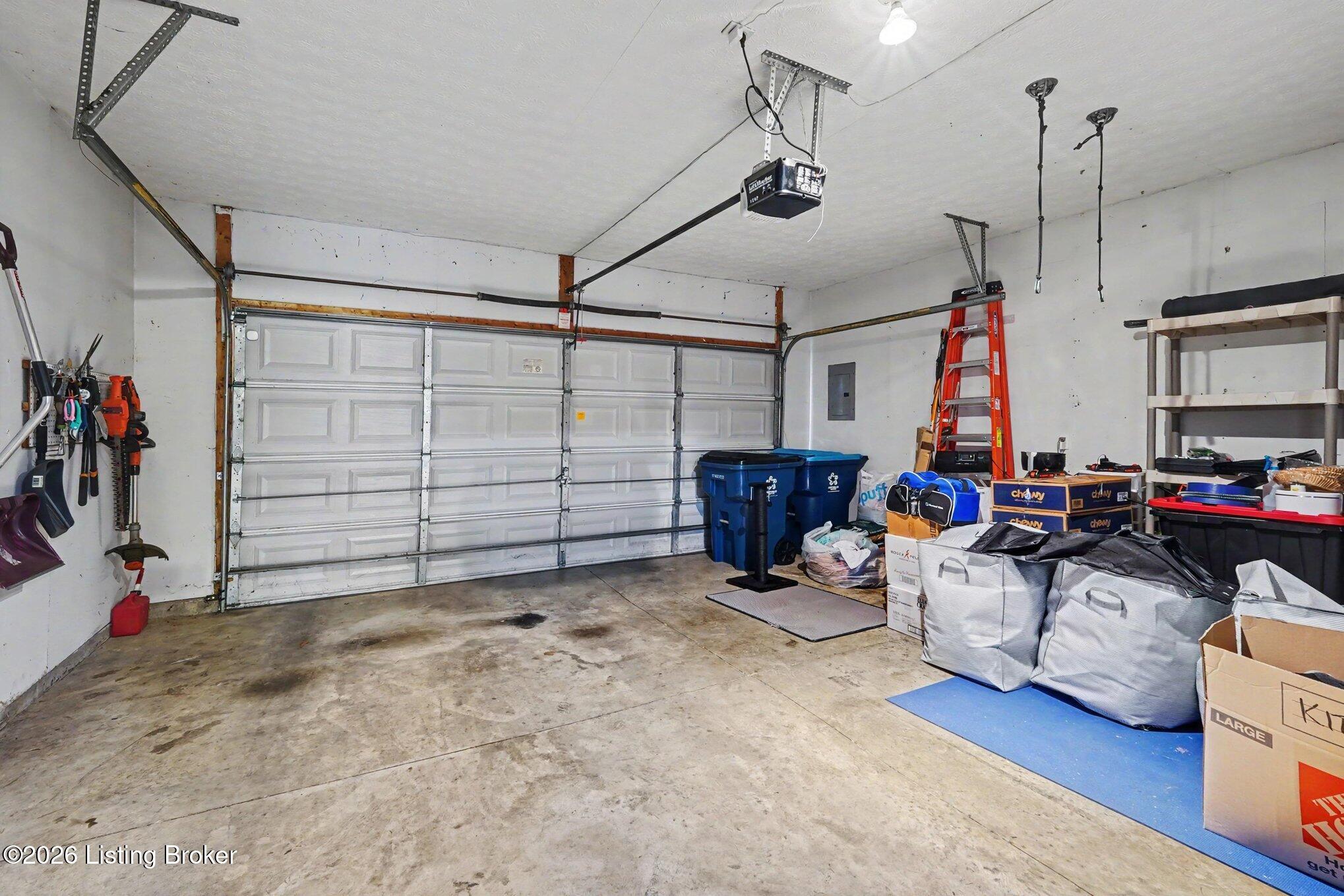 10400 Pinoak View Dr Property Photo 21