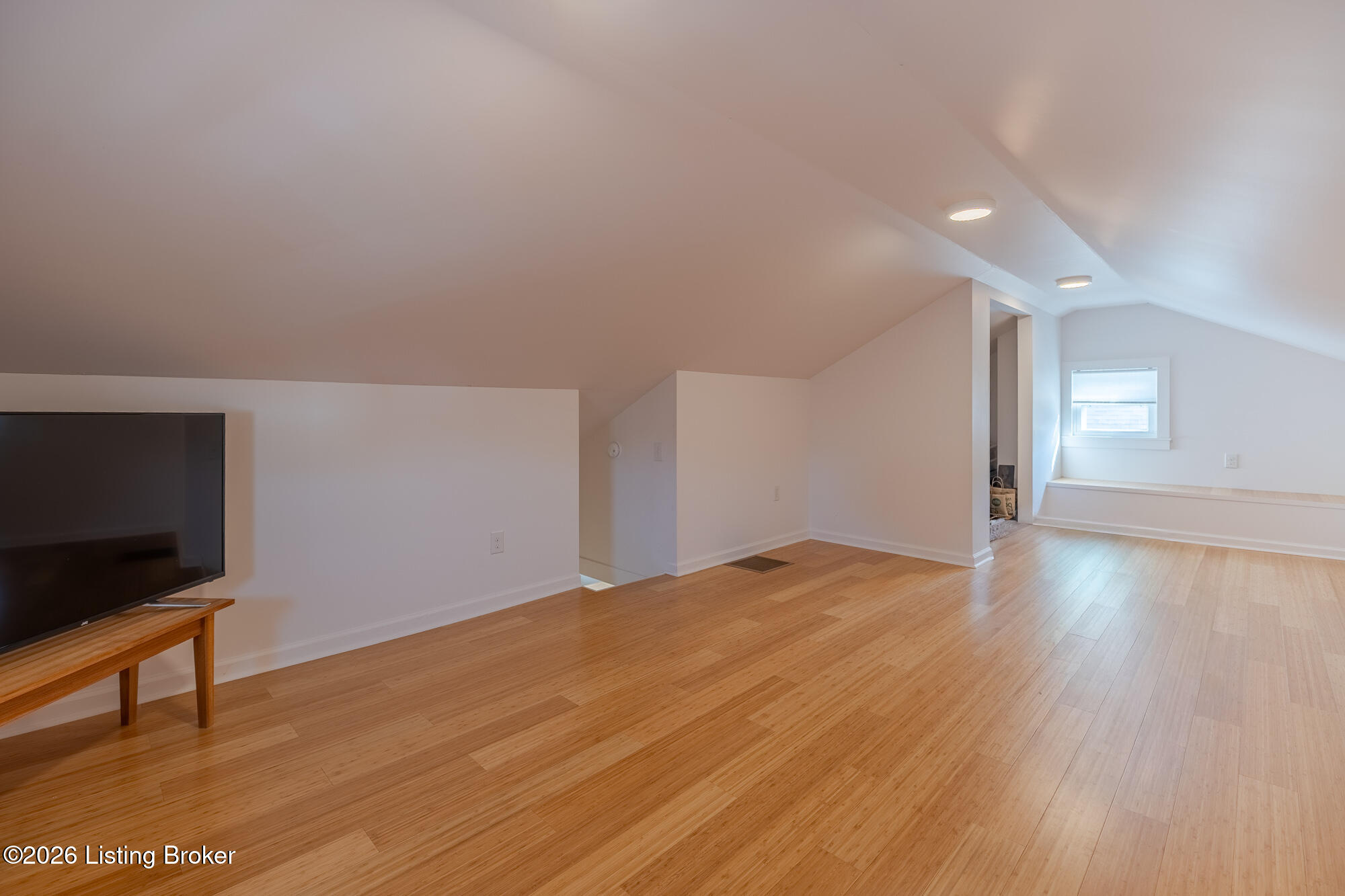 807 Molter Ave Property Photo 16