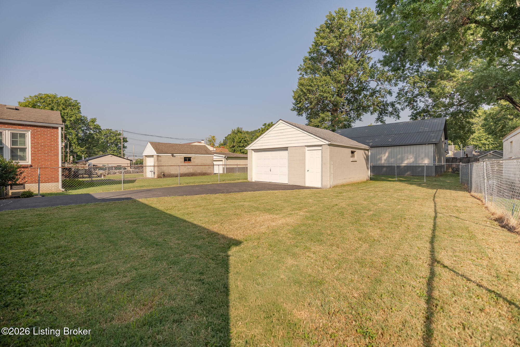 807 Molter Ave Property Photo 18