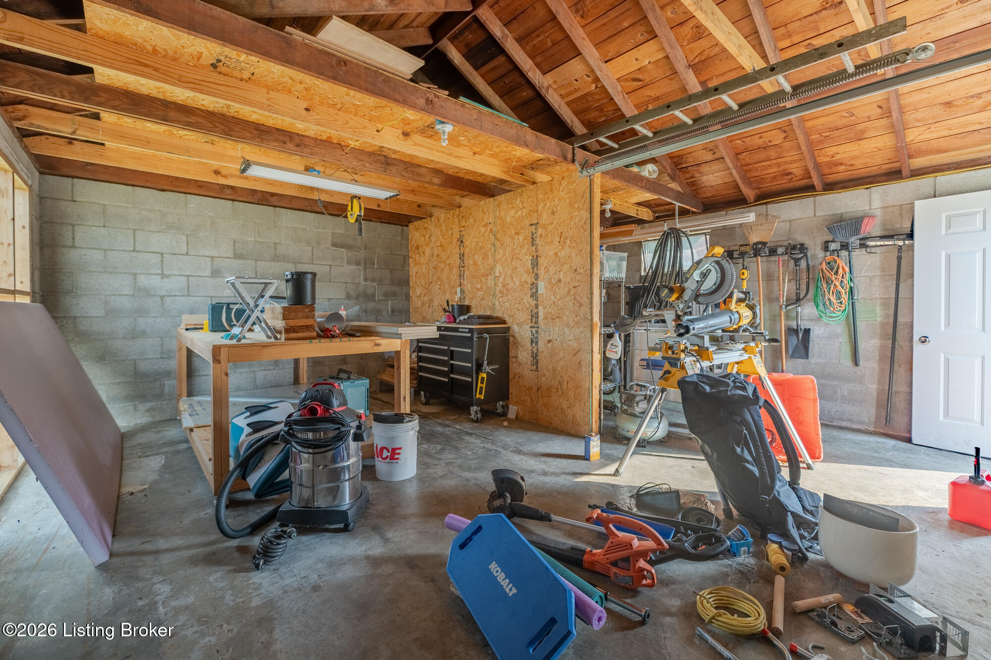 807 Molter Ave Property Photo 21