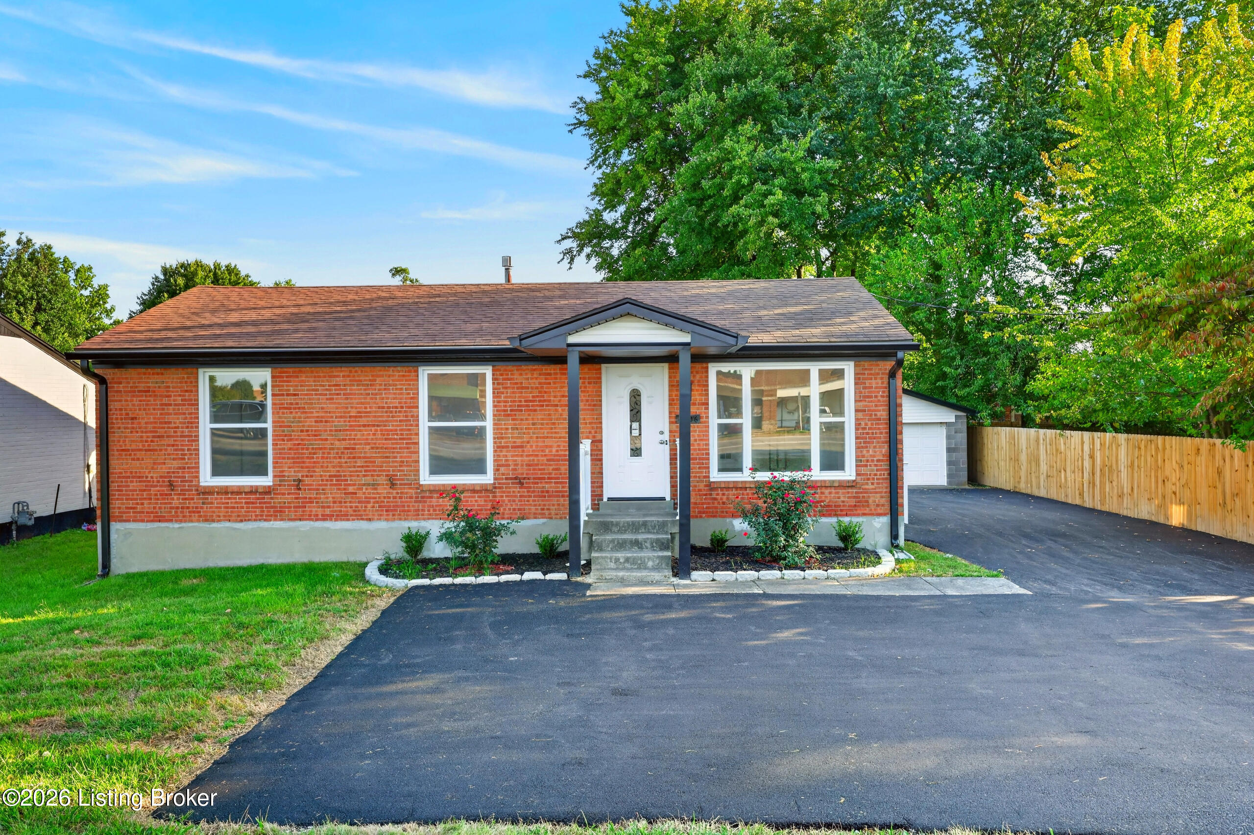 4606 Outer Loop Property Photo 5