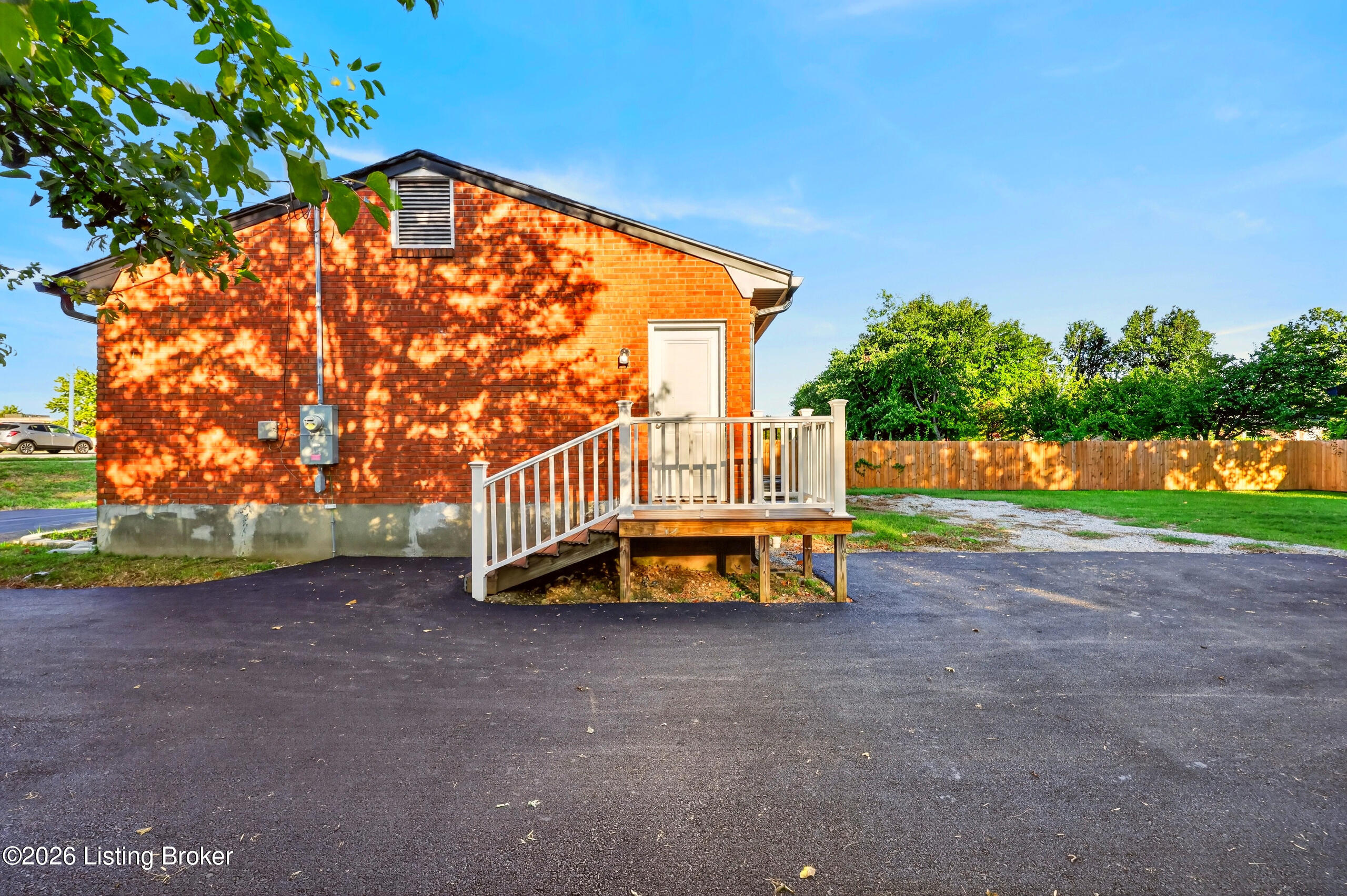 4606 Outer Loop Property Photo 17