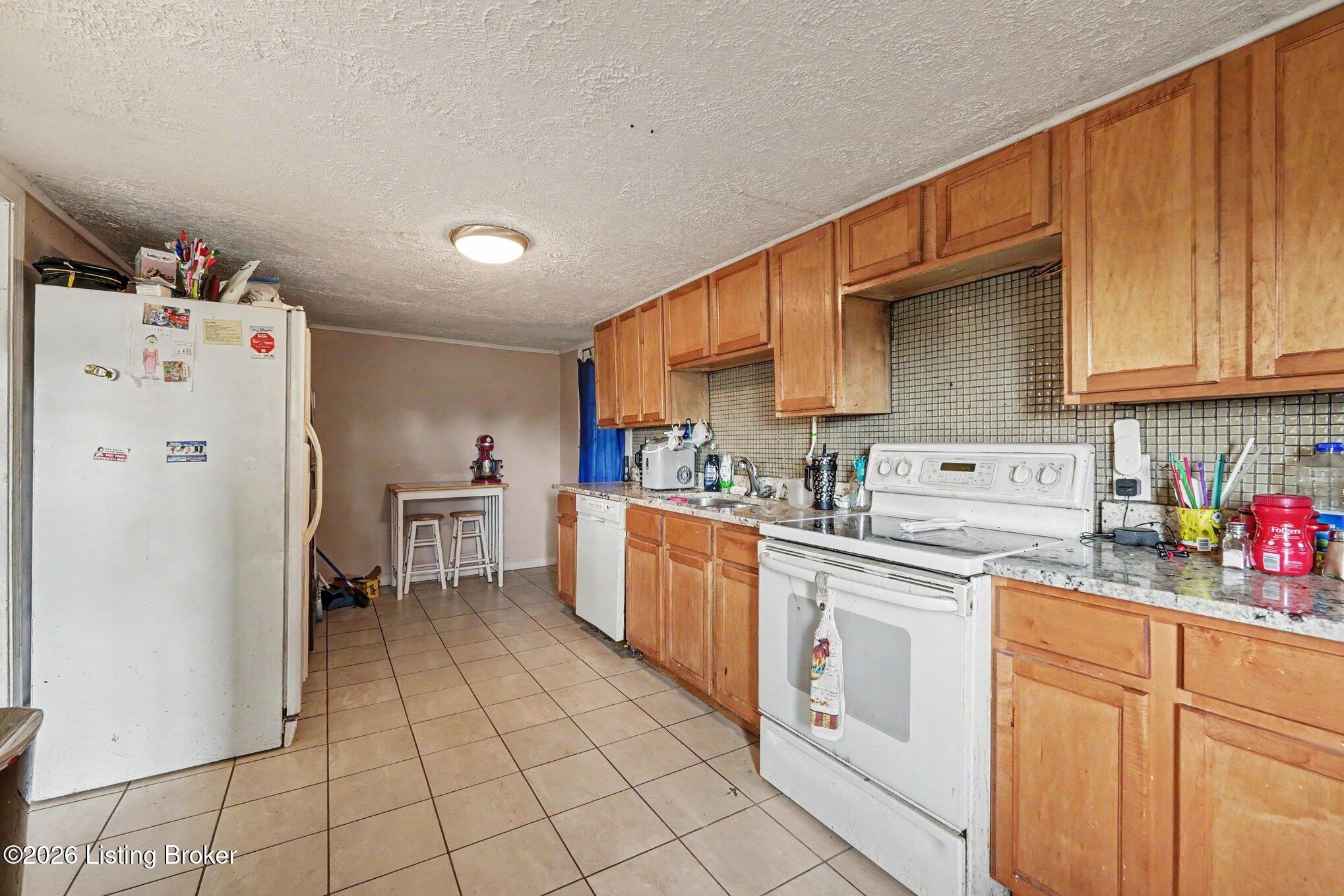 690 Hill Grove Rd Property Photo 16