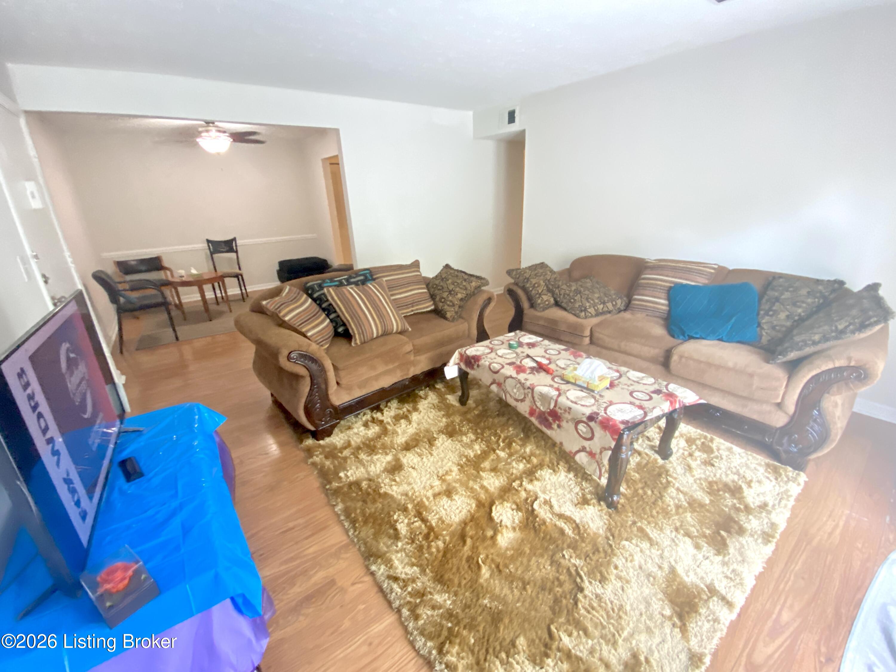 206 Flanders Ct 8 Property Photo 5