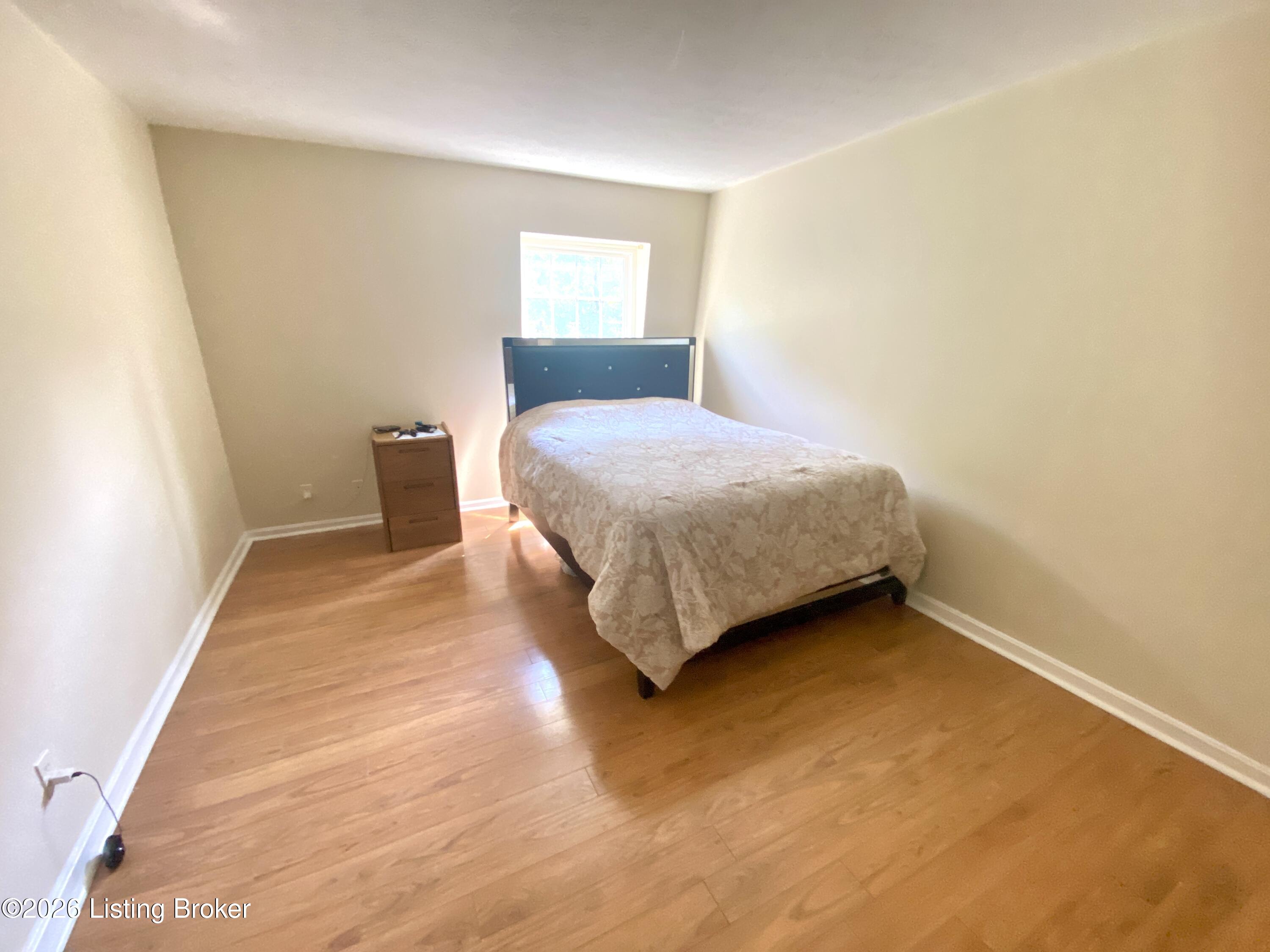 206 Flanders Ct 8 Property Photo 8