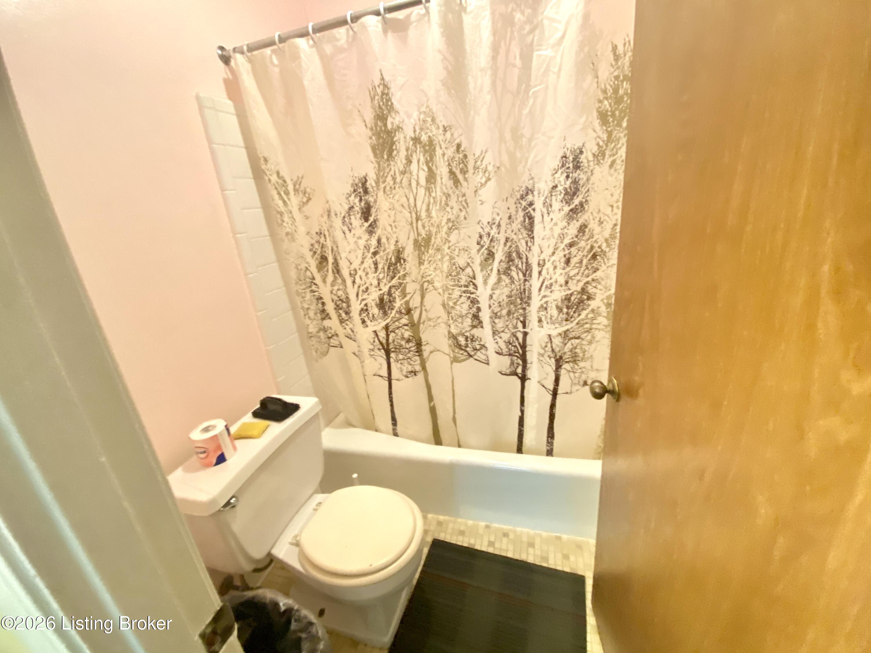 206 Flanders Ct 8 Property Photo 10