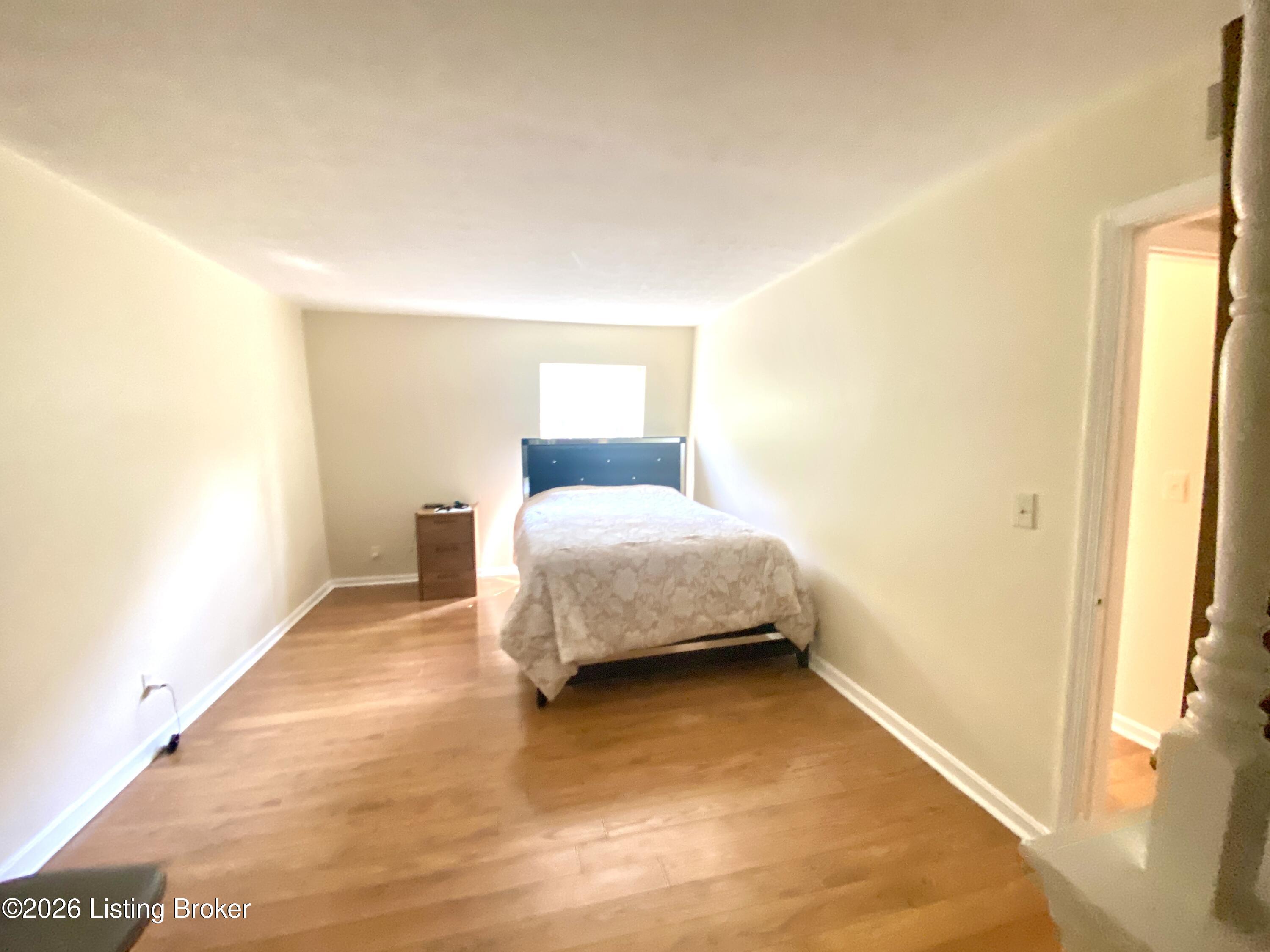 206 Flanders Ct 8 Property Photo 11