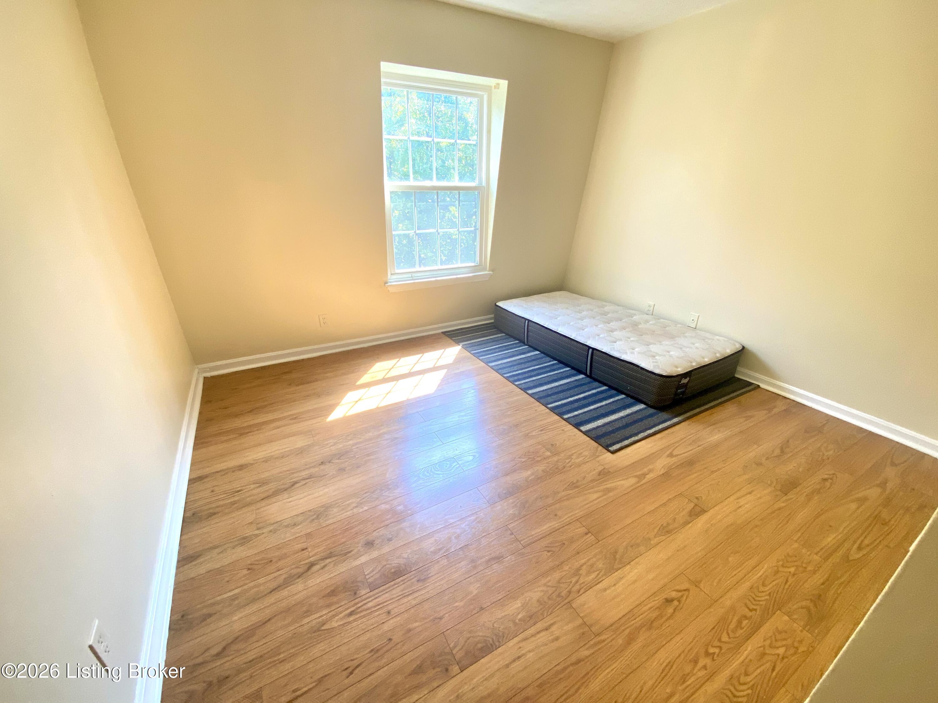 206 Flanders Ct 8 Property Photo 12