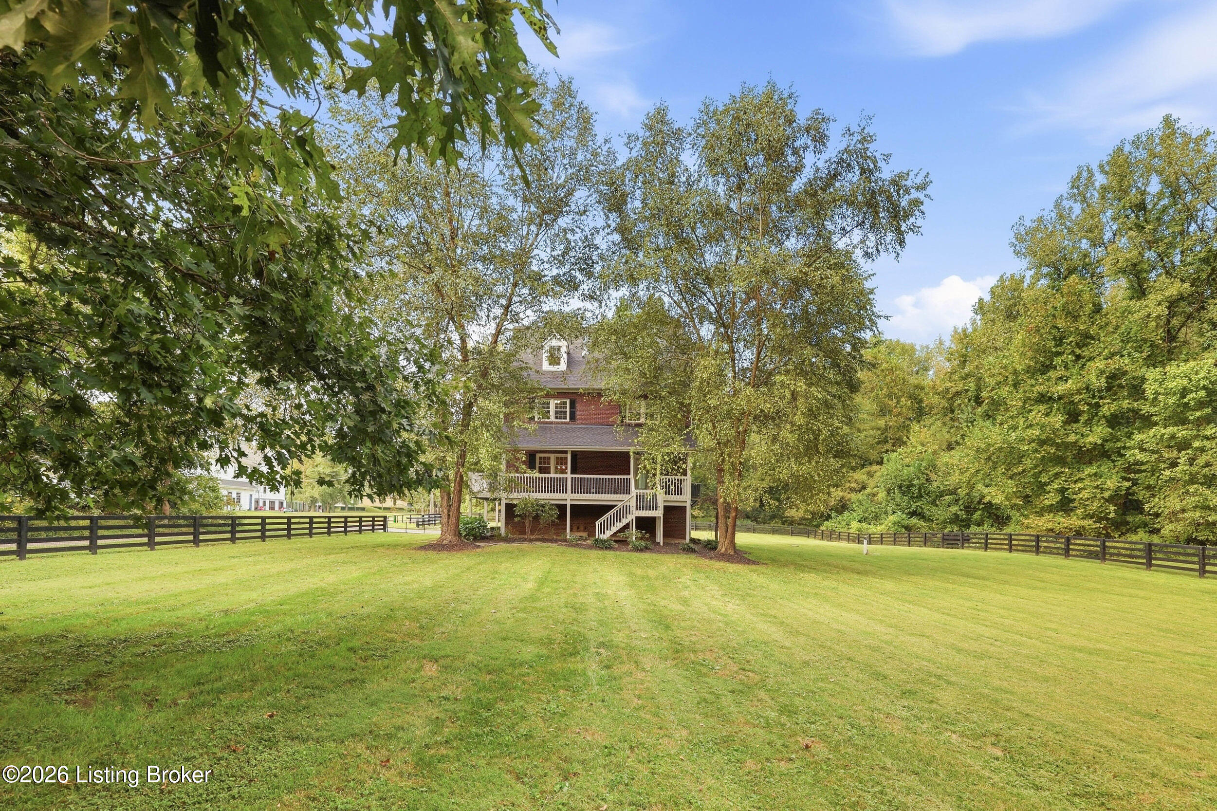 14417 Spring Dr Property Photo 2