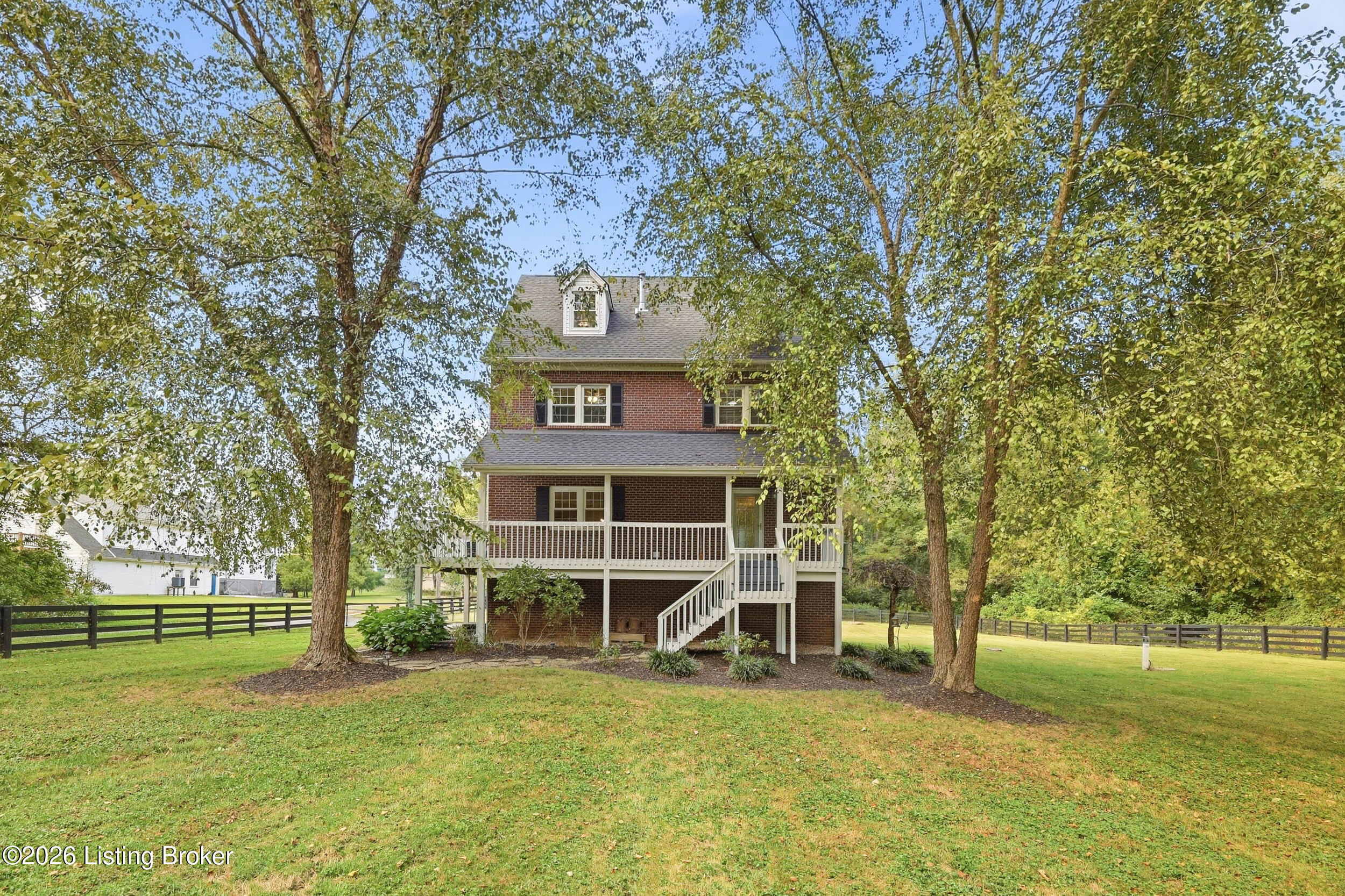 14417 Spring Dr Property Photo 4