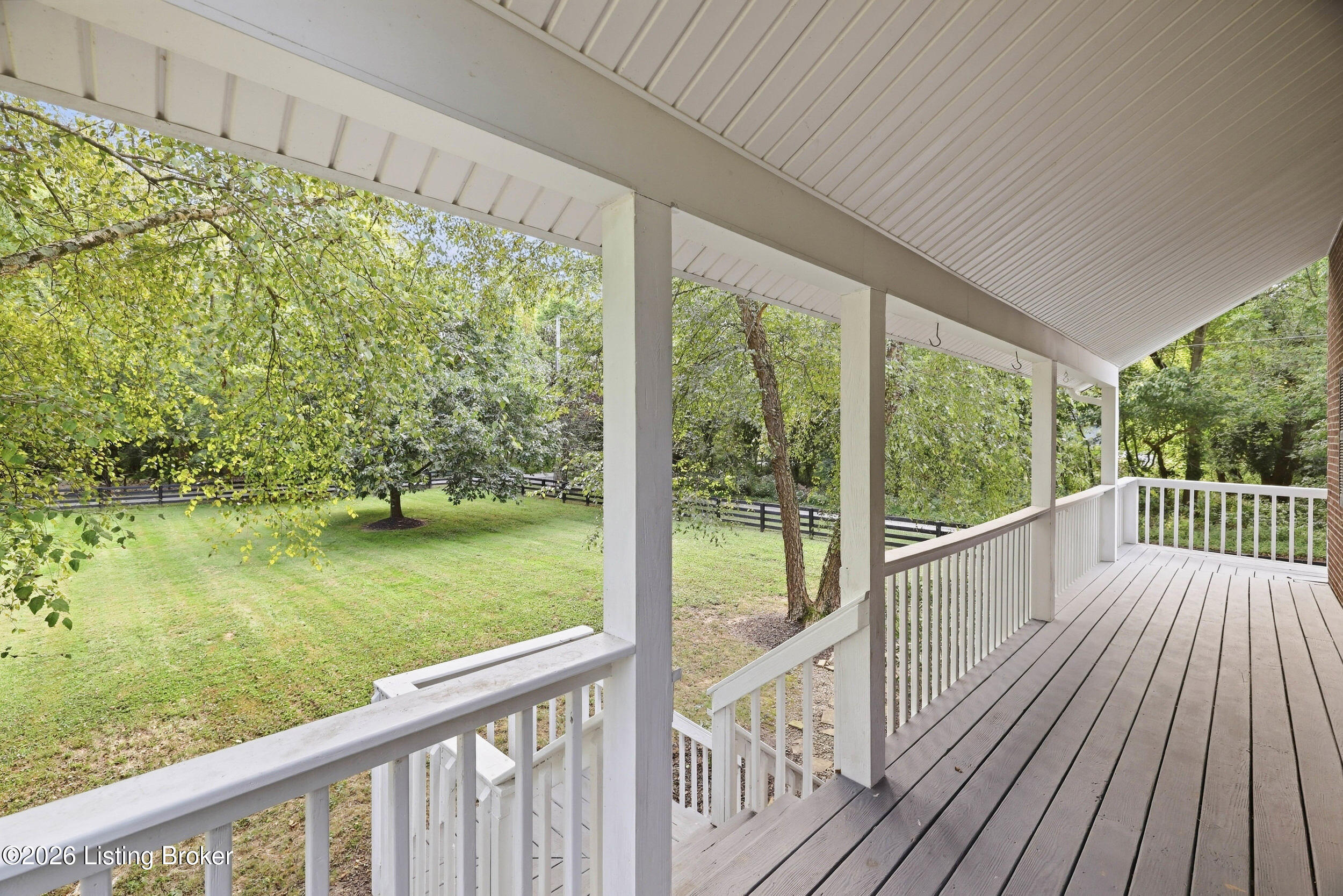 14417 Spring Dr Property Photo 6