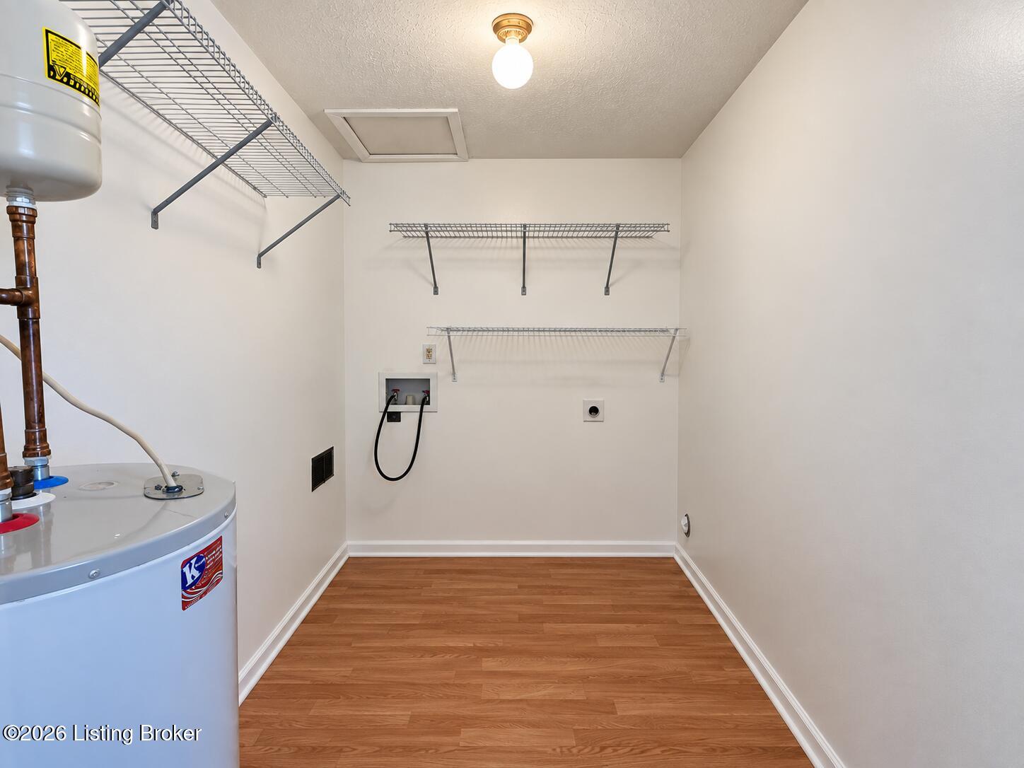 4317 Timothy Way Property Photo 8