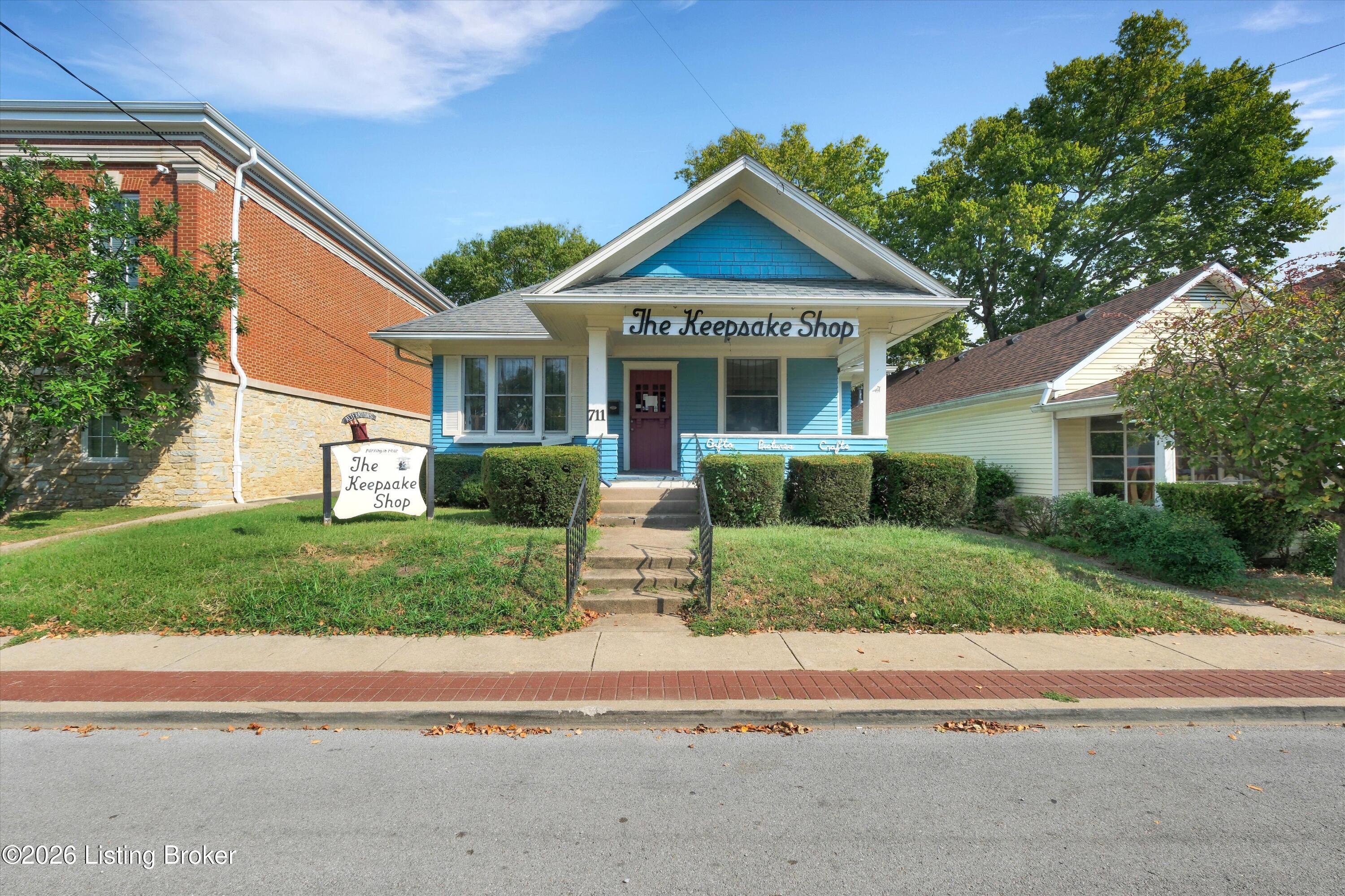 711 Washington St Property Photo 1