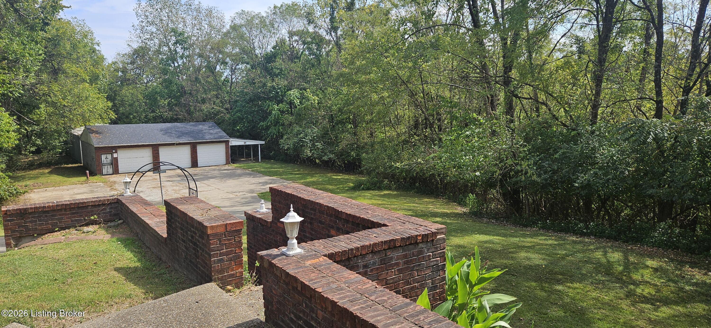9031 Lakewood Dr Property Photo 16