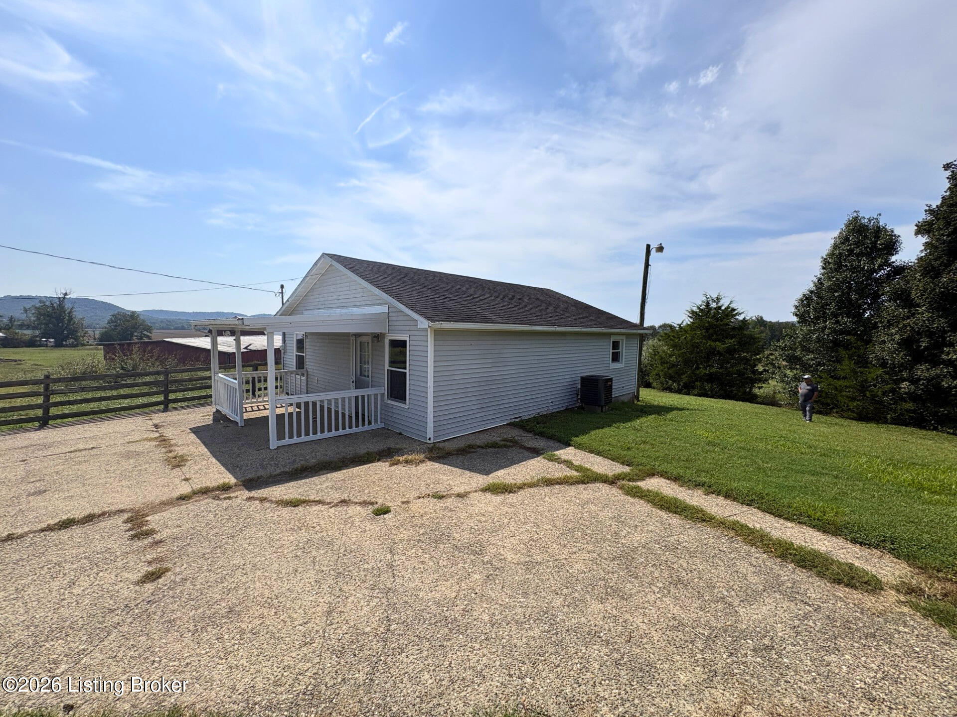1061 New Hope Rd Property Photo 2