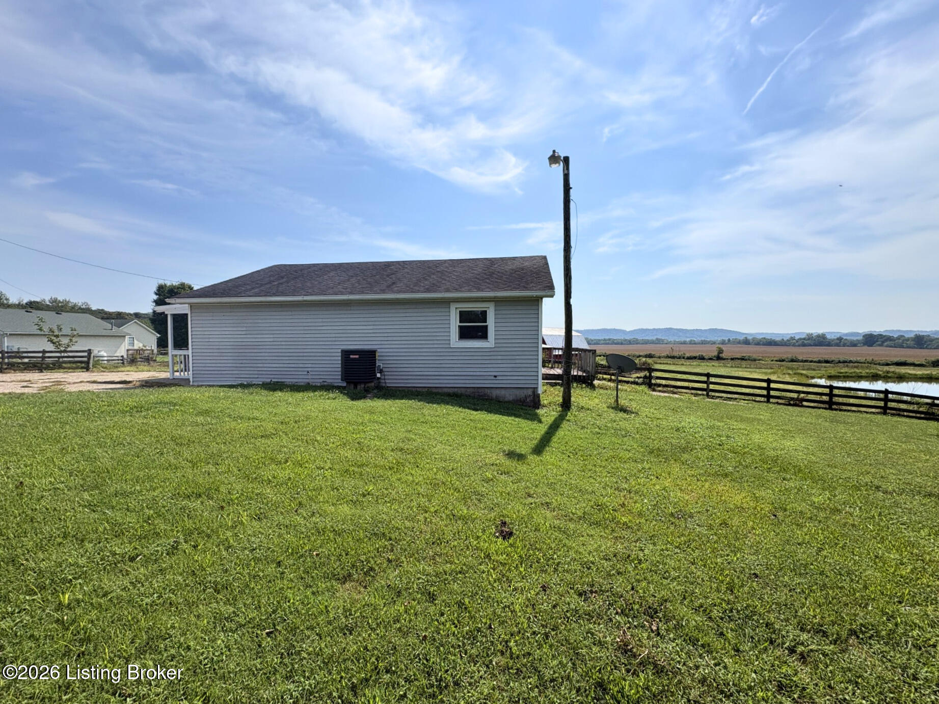 1061 New Hope Rd Property Photo 3