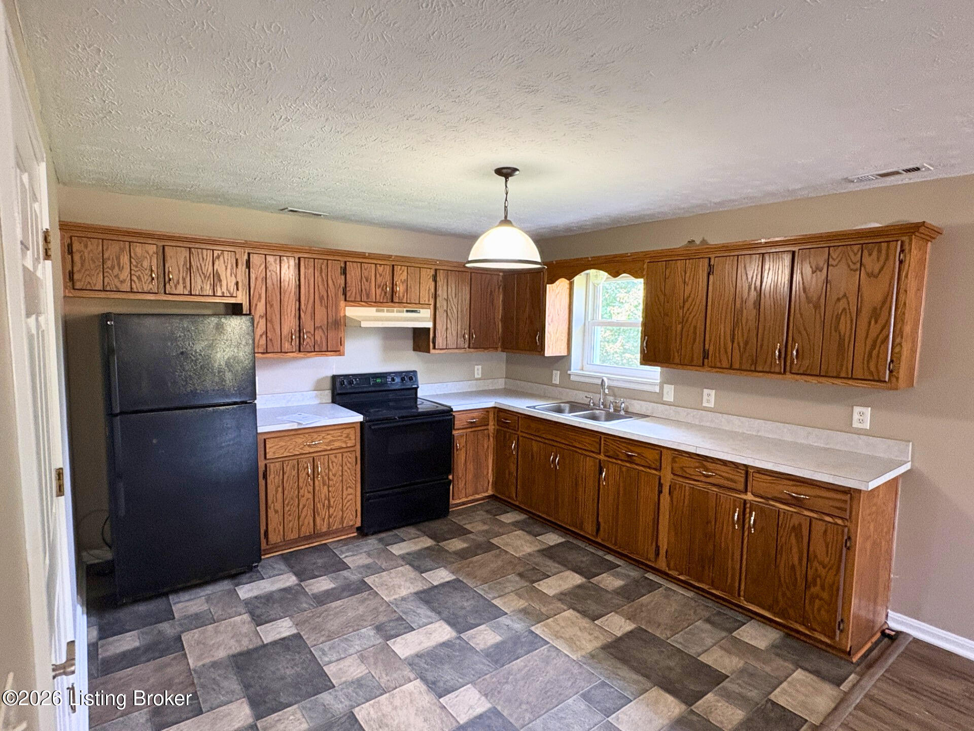 1061 New Hope Rd Property Photo 5
