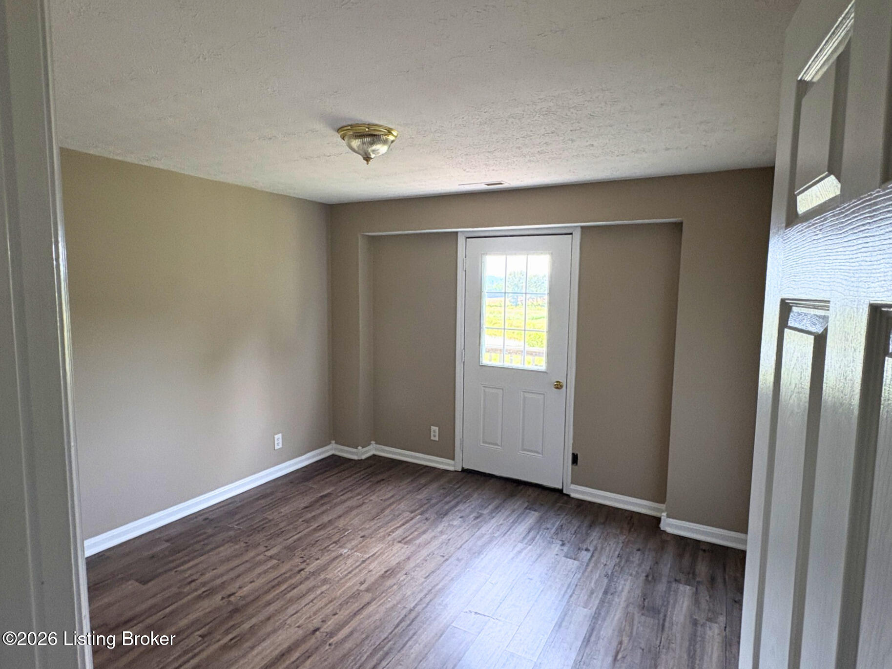1061 New Hope Rd Property Photo 6