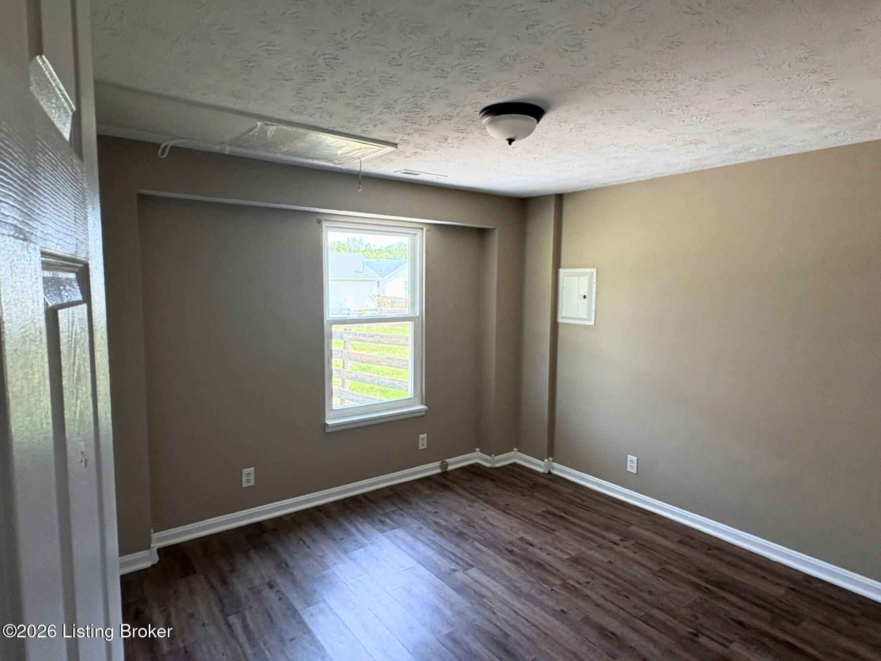 1061 New Hope Rd Property Photo 7