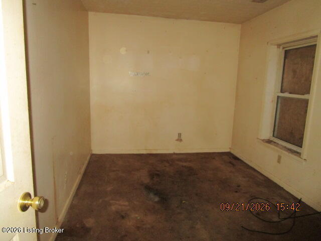 3071 University Rd # R Property Photo 10