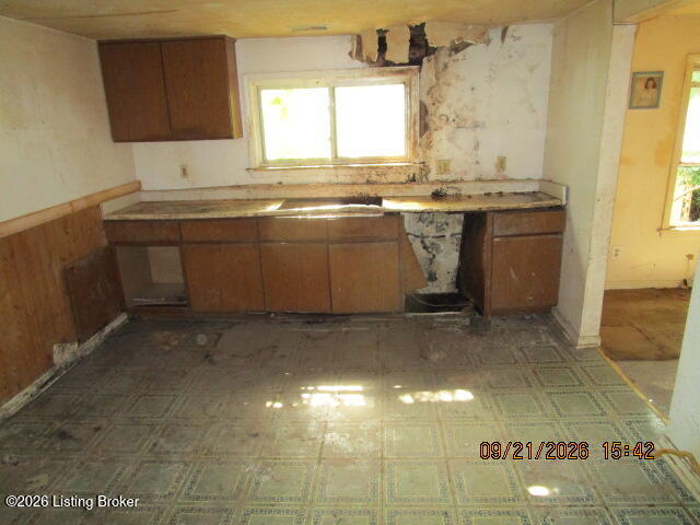 3071 University Rd # R Property Photo 12
