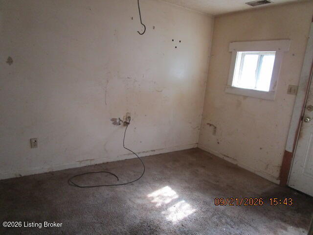 3071 University Rd # R Property Photo 16