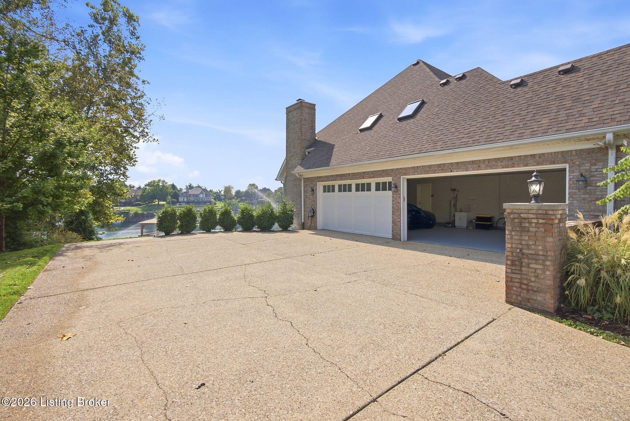 11732 Paramont Way Property Photo 7