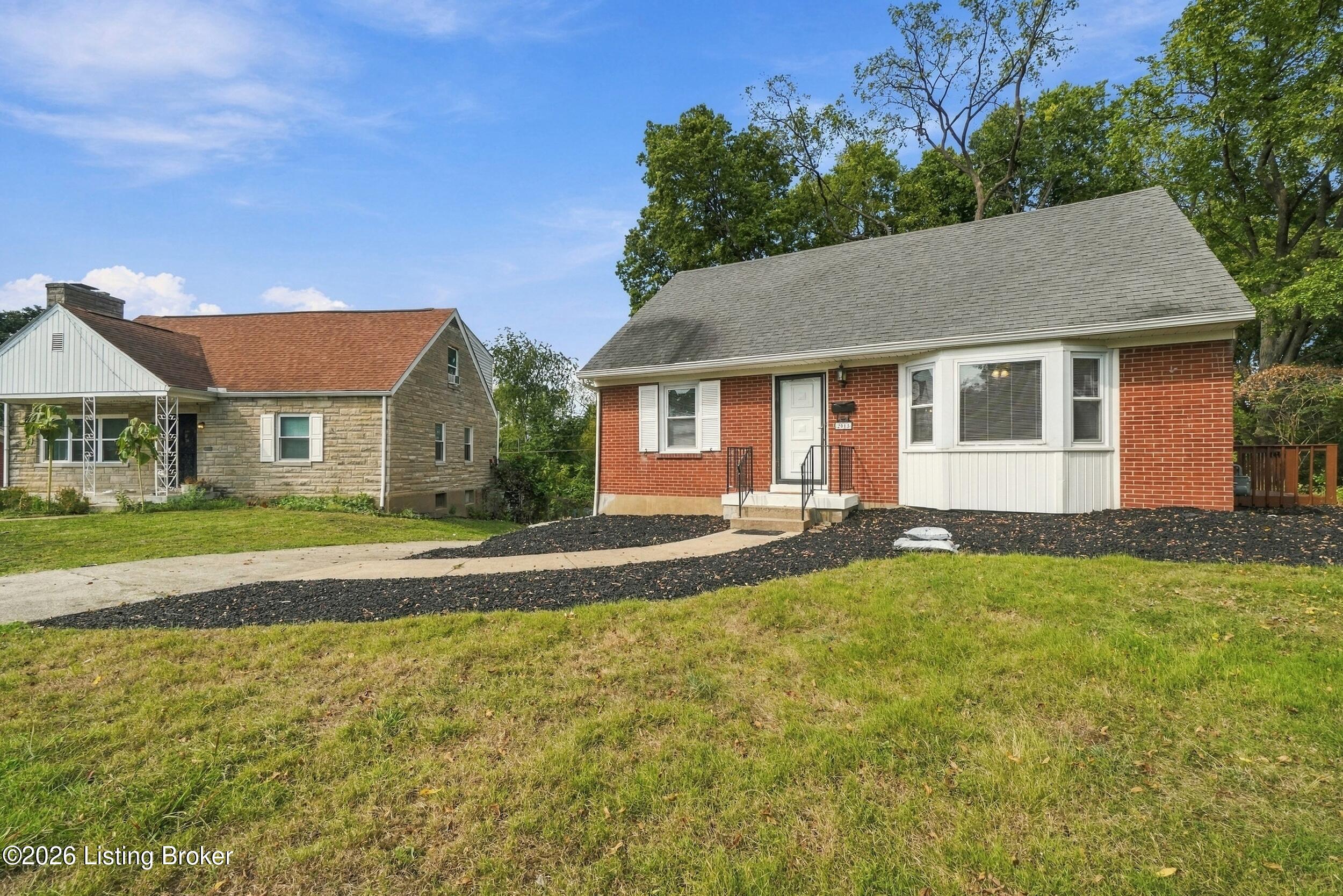 2015 Tyrone Dr Property Photo 2
